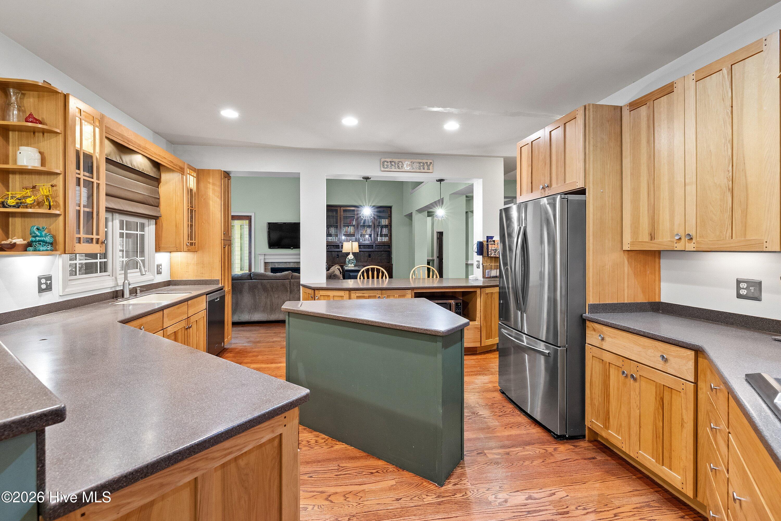 main property photo 15