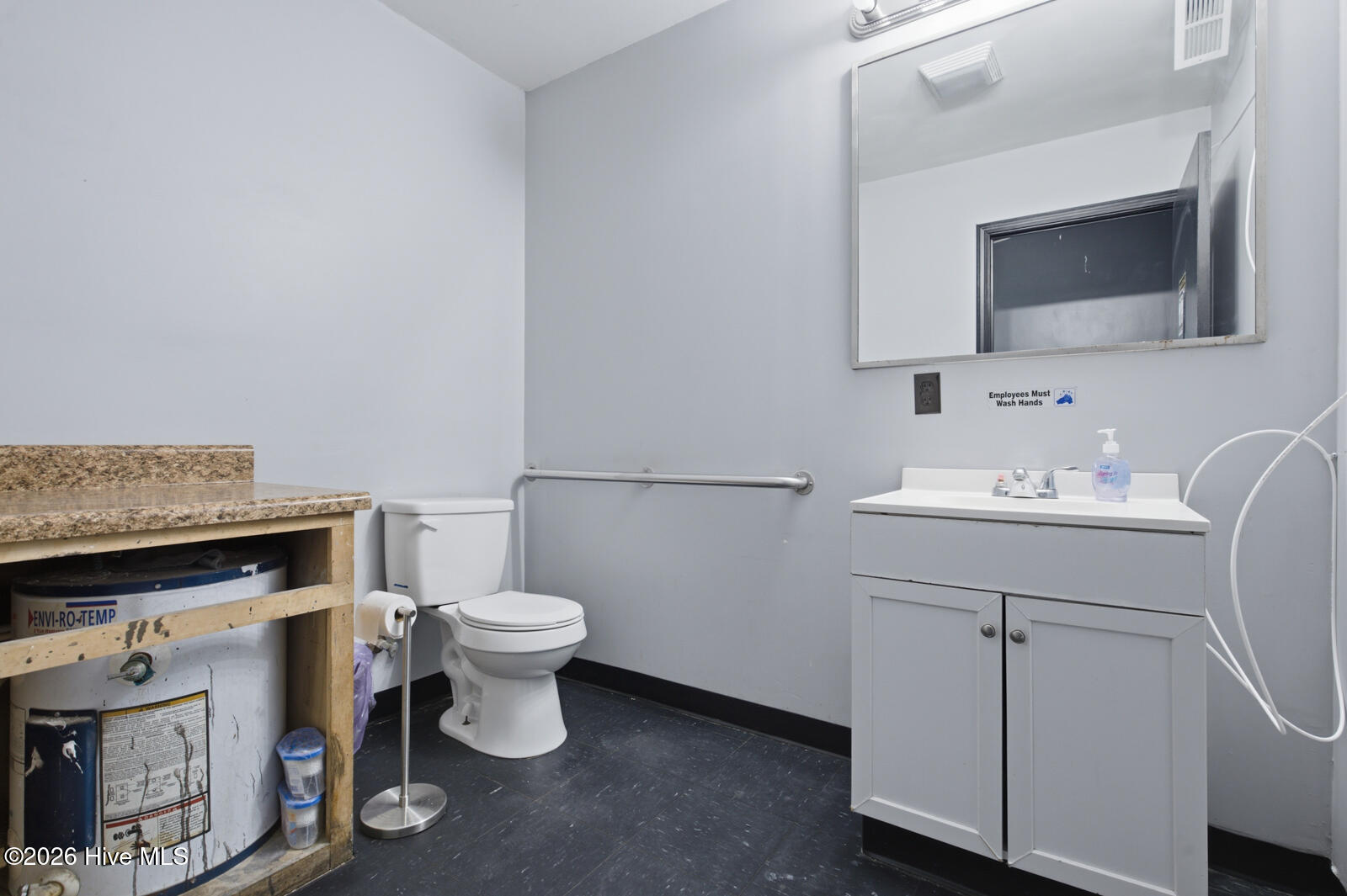 main property photo 13
