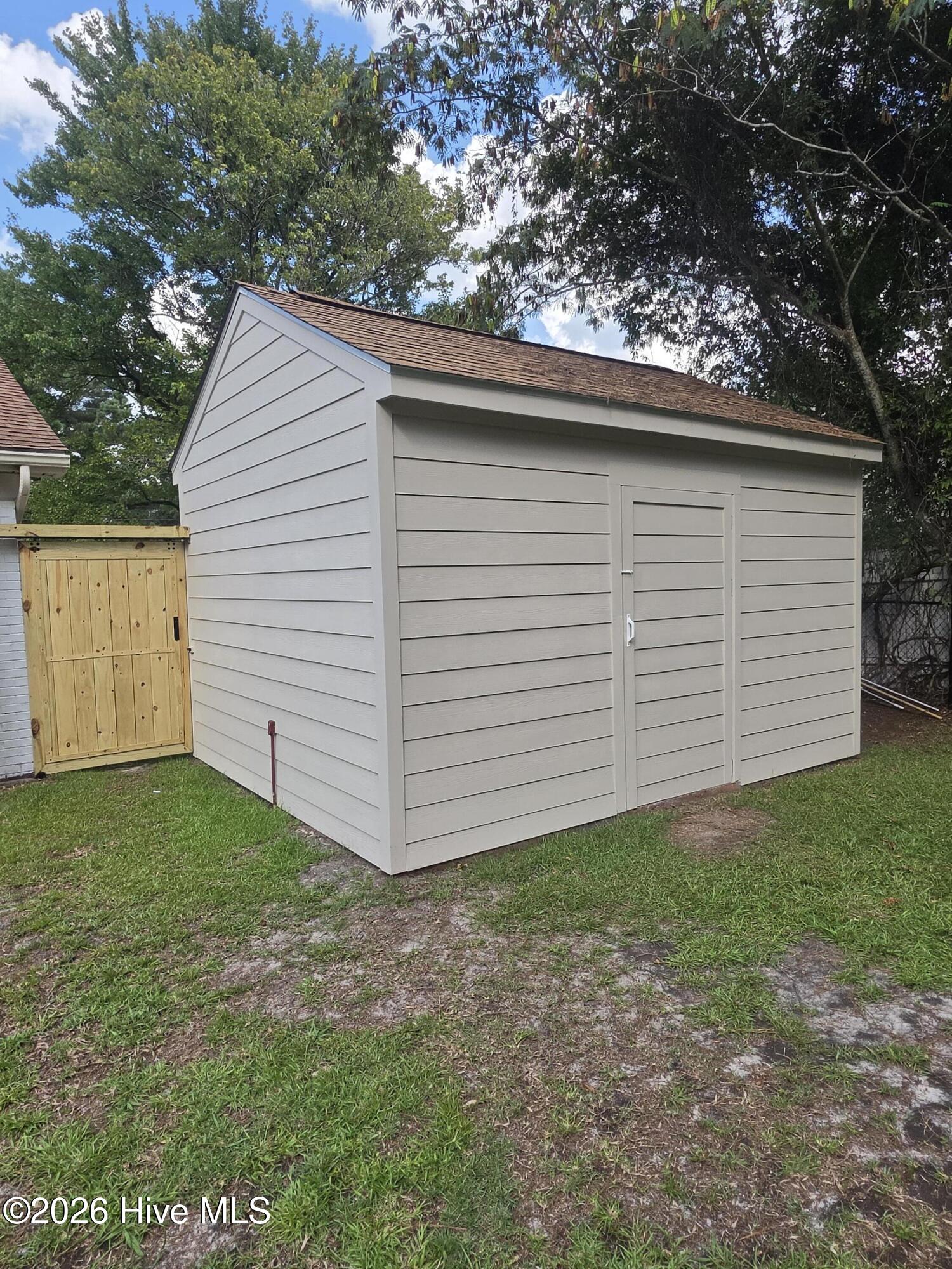 main property photo 20