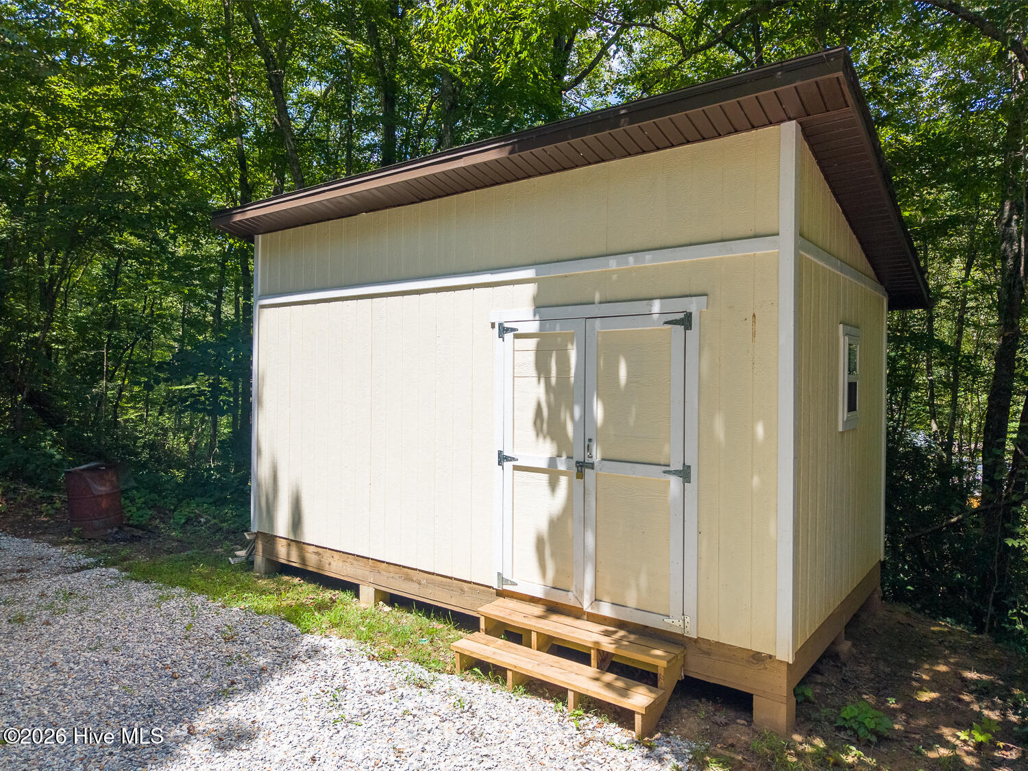 main property photo 38