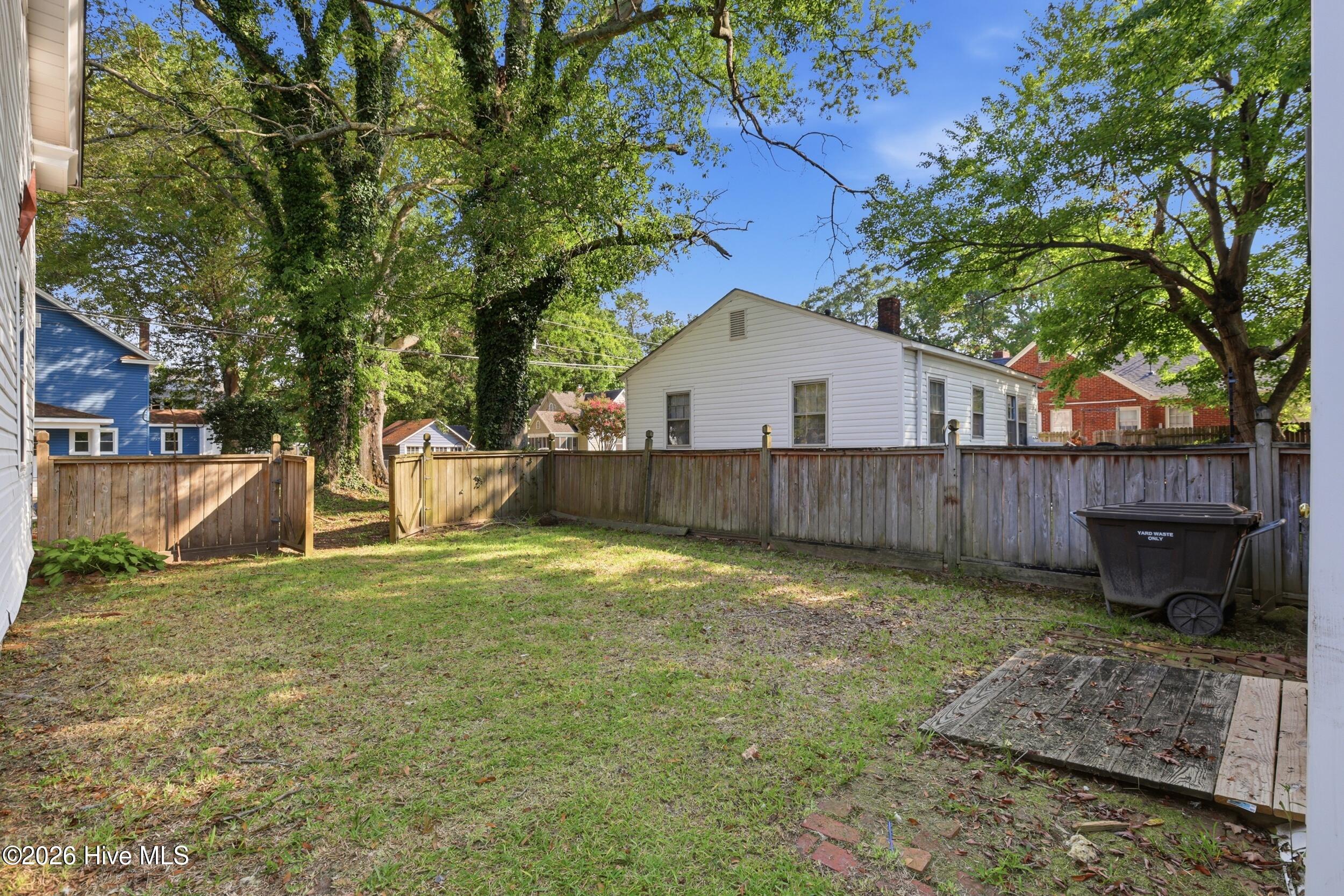 main property photo 18