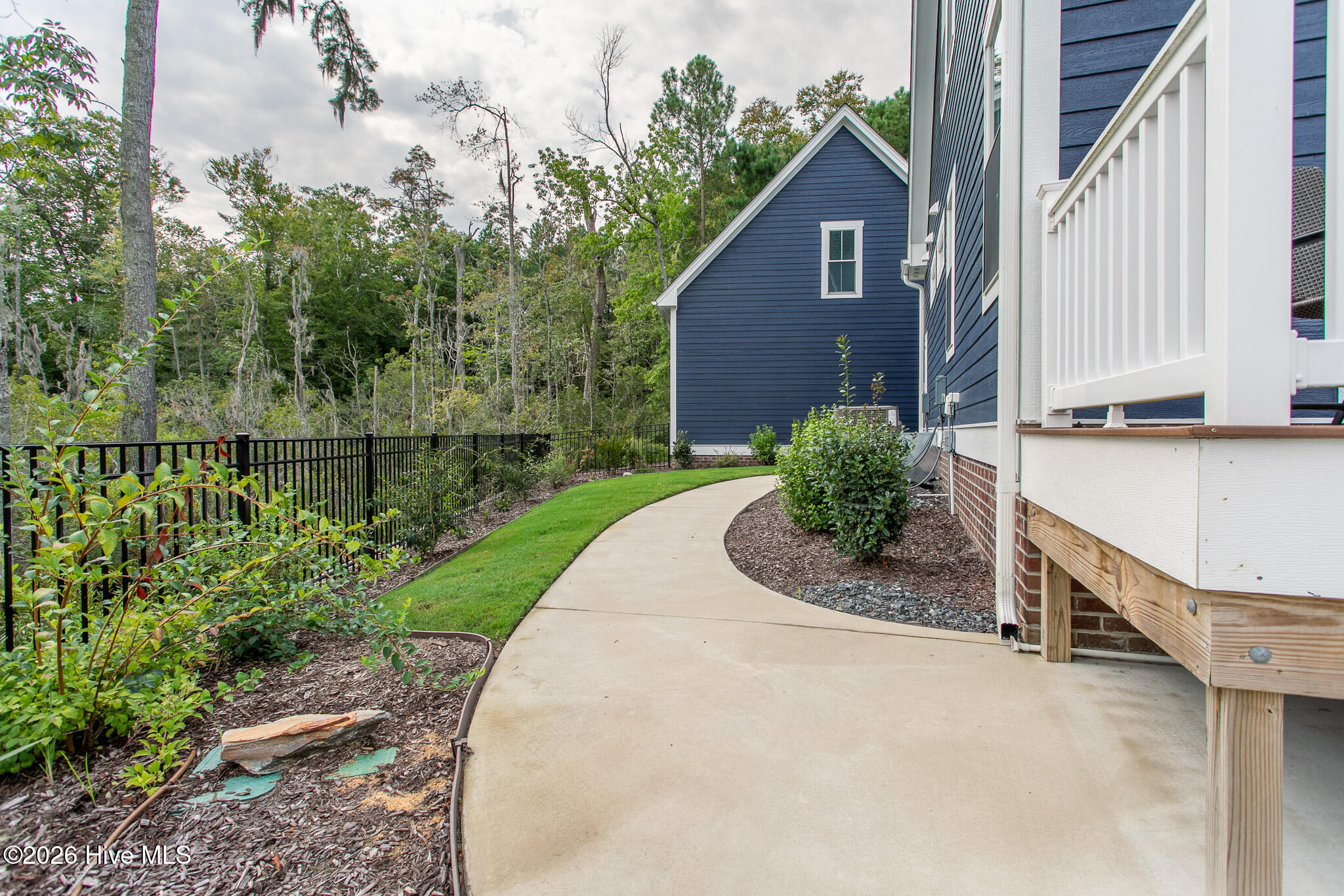 main property photo 15