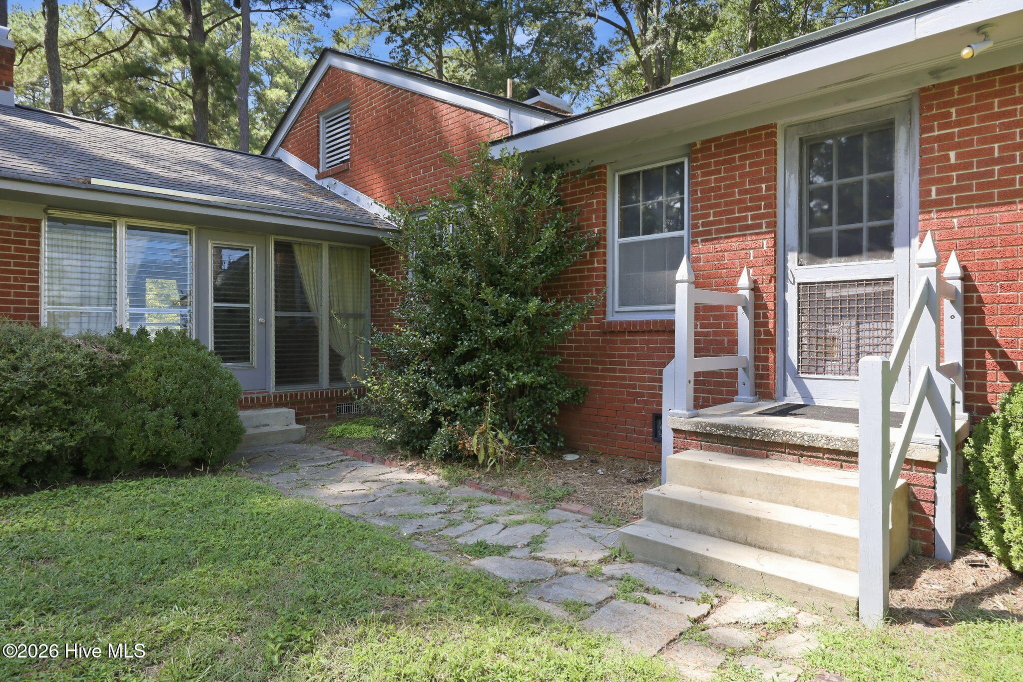 main property photo 40