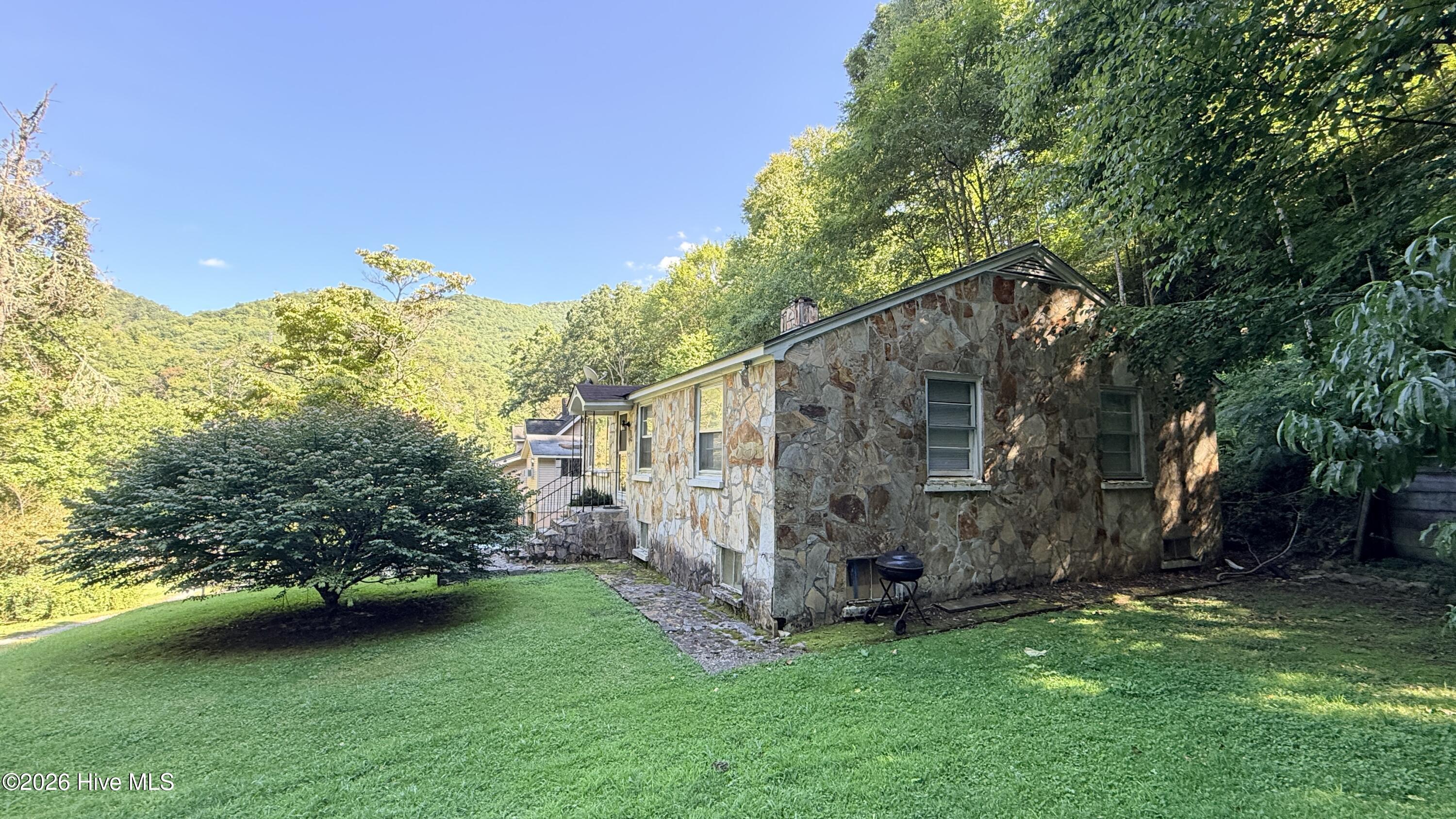 main property photo 32