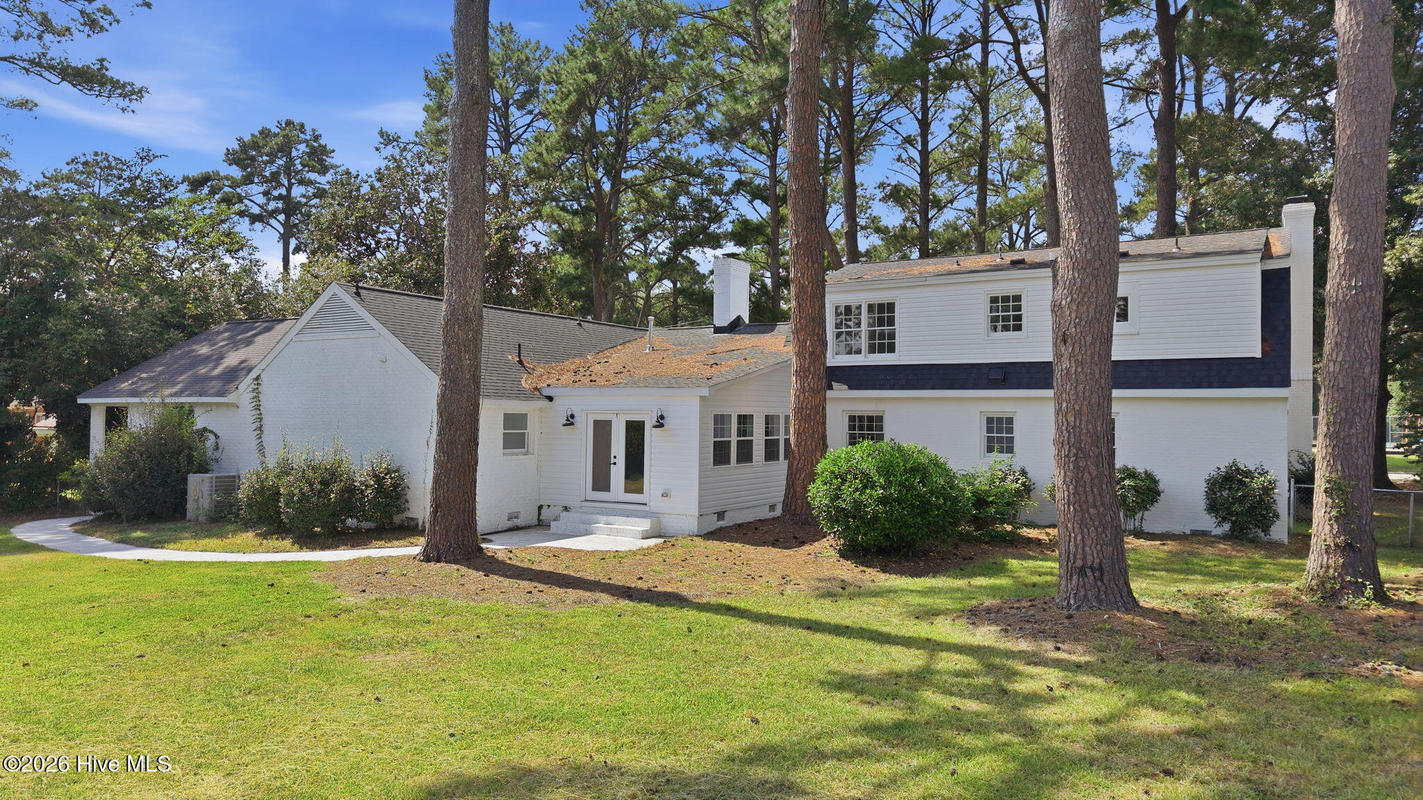 main property photo 6