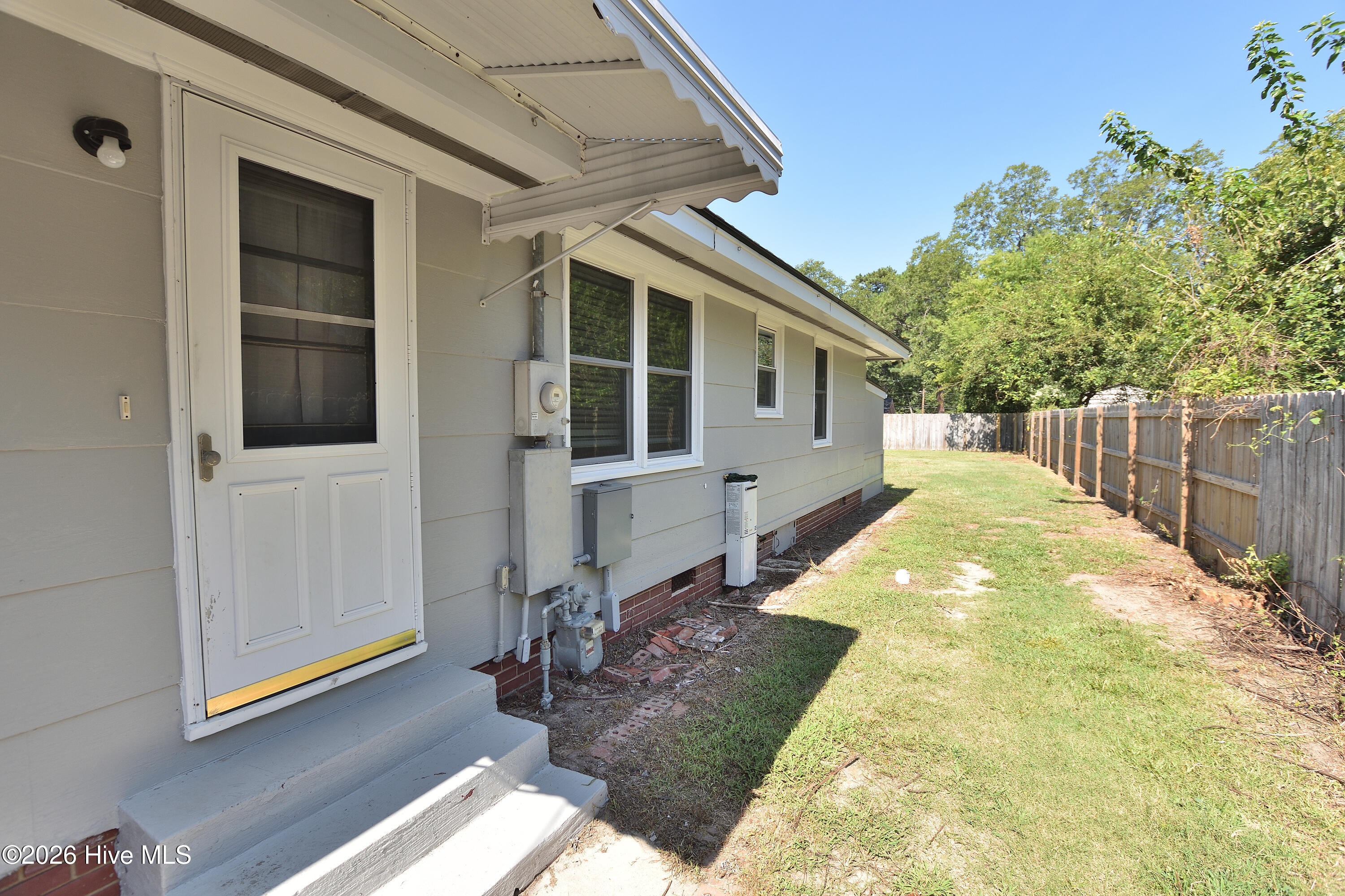 main property photo 13