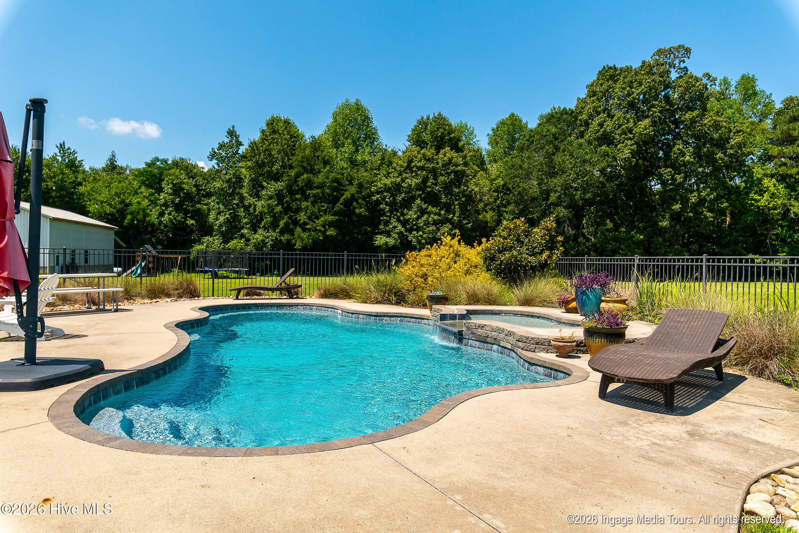 main property photo 80
