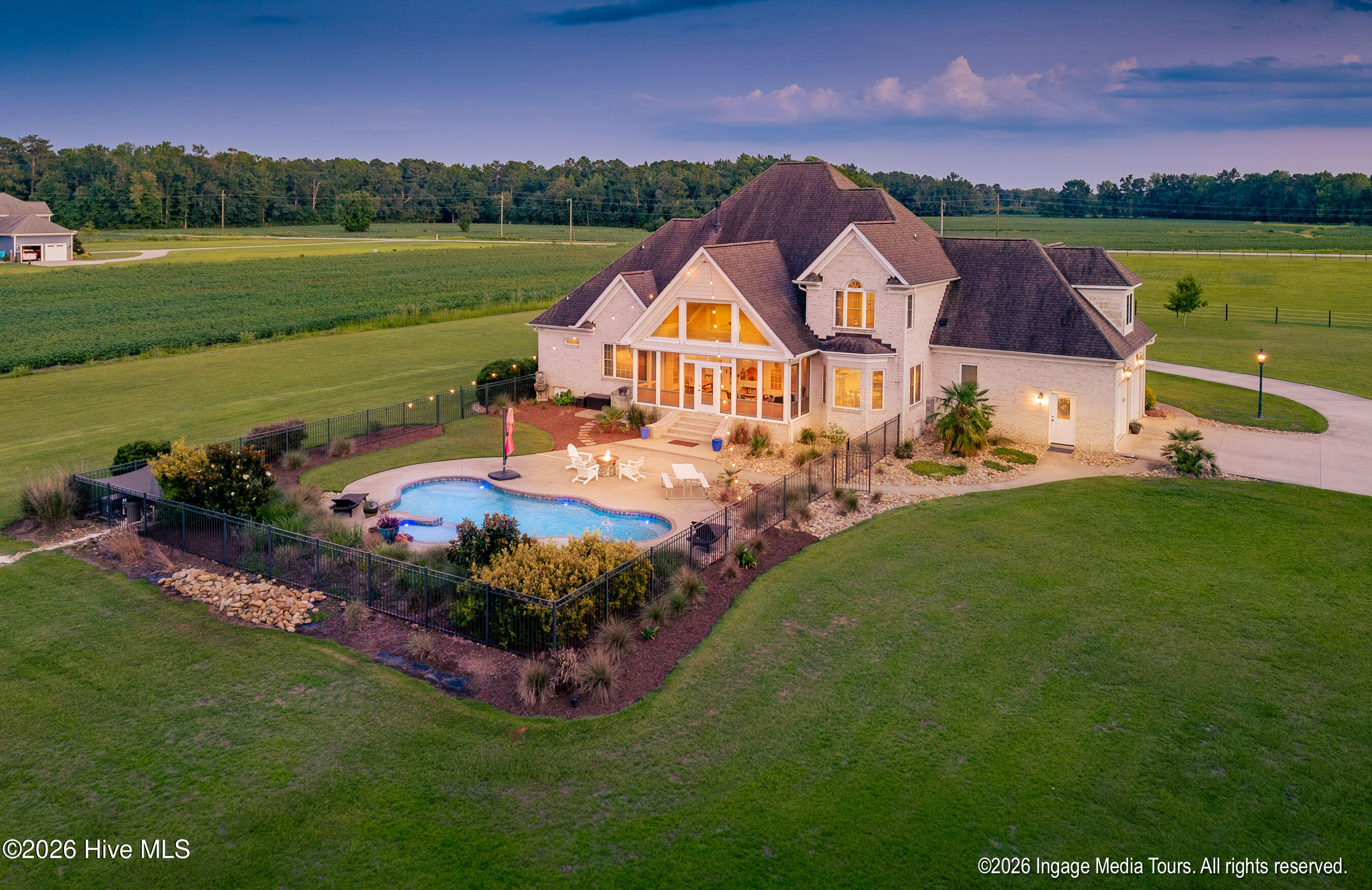 main property photo 9