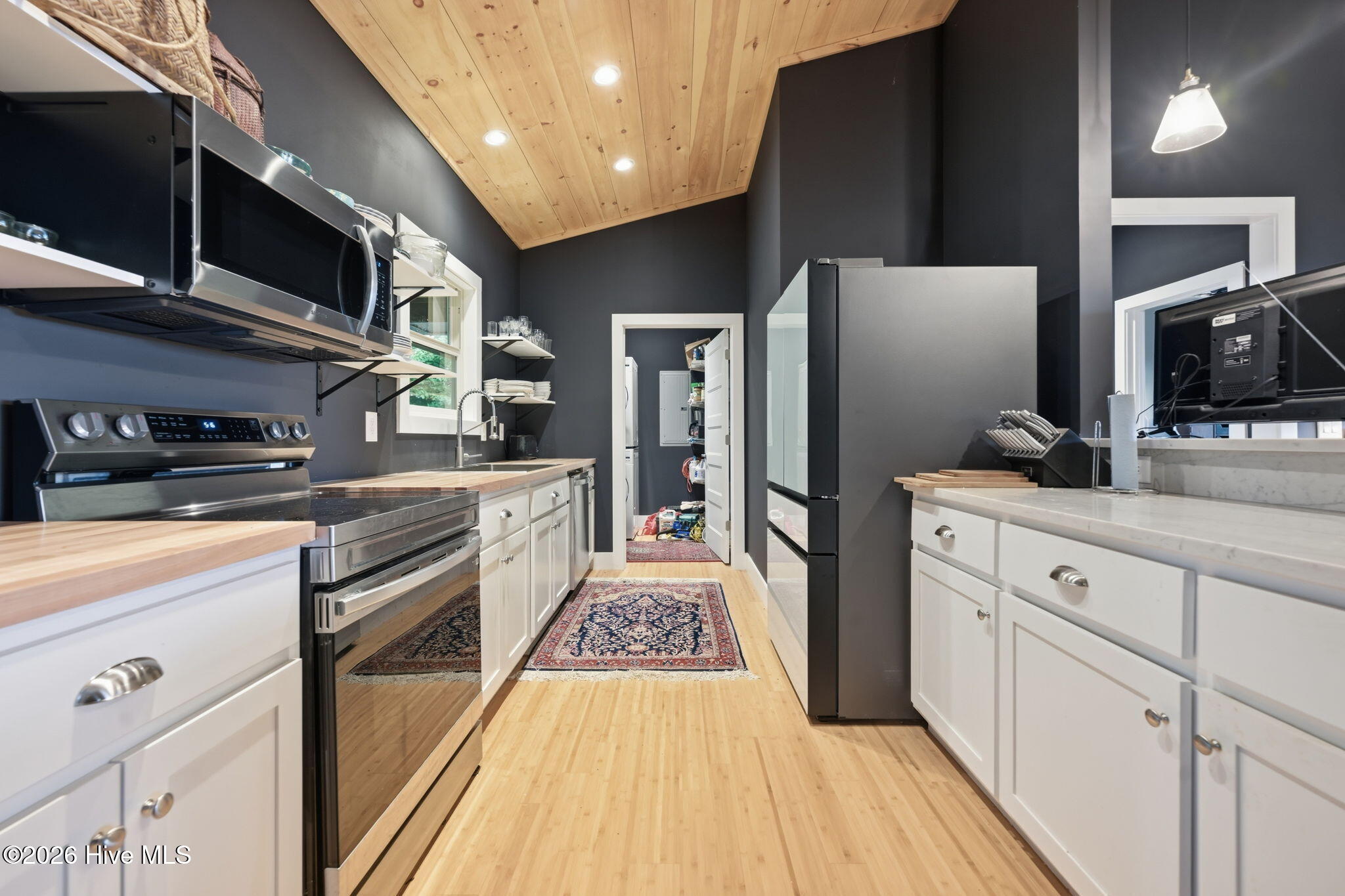 main property photo 16