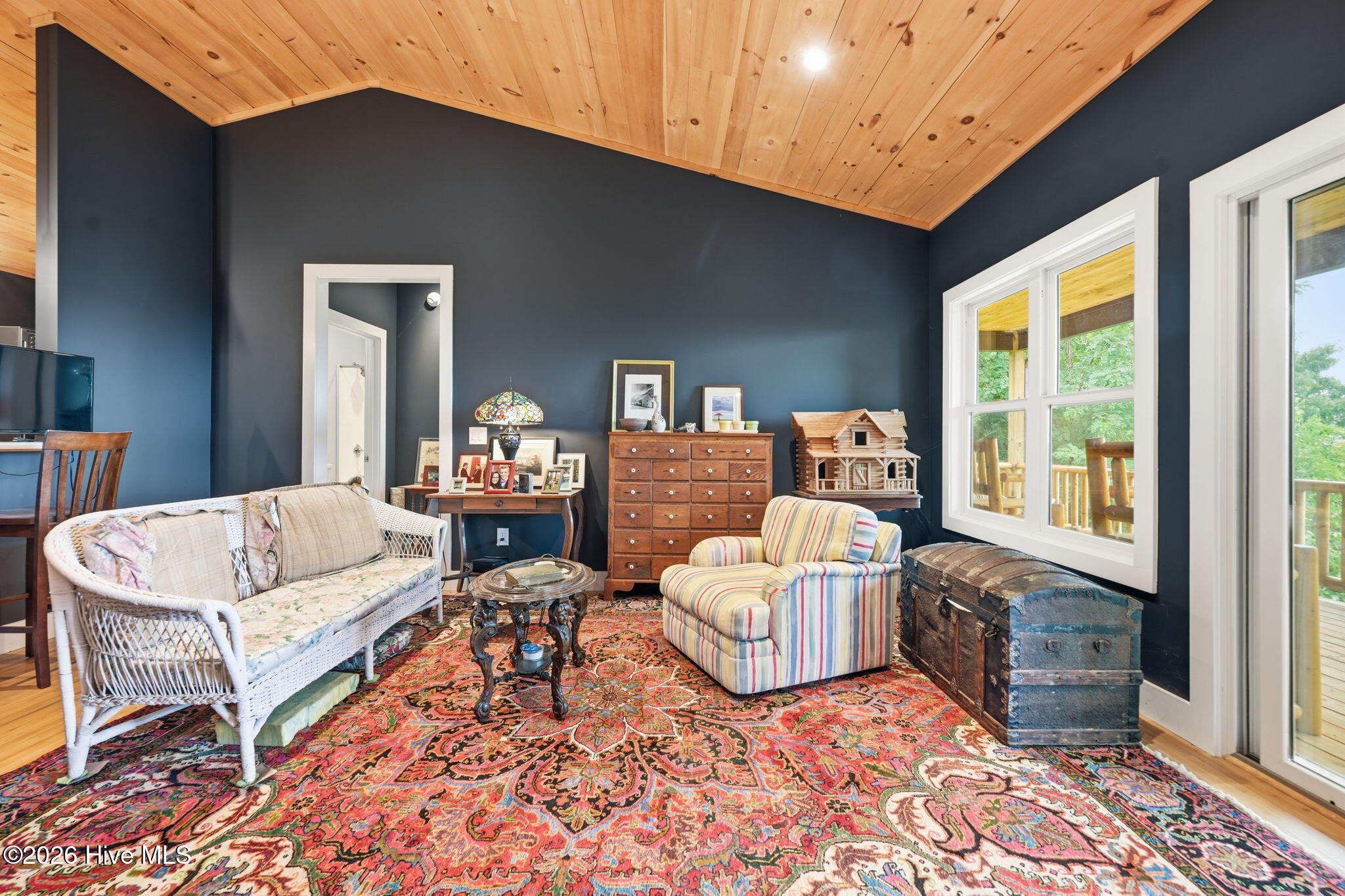 main property photo 27
