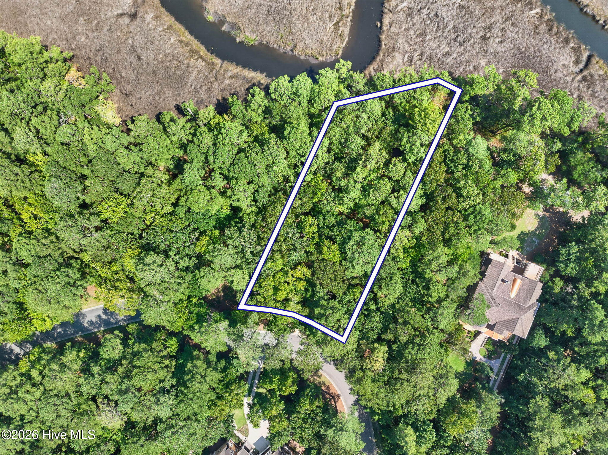 main property photo 10