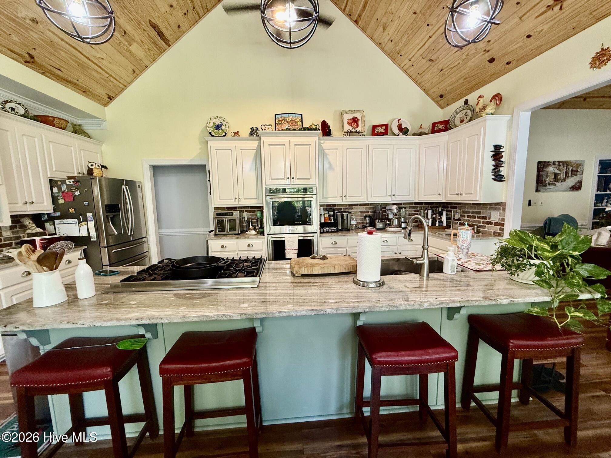 main property photo 19