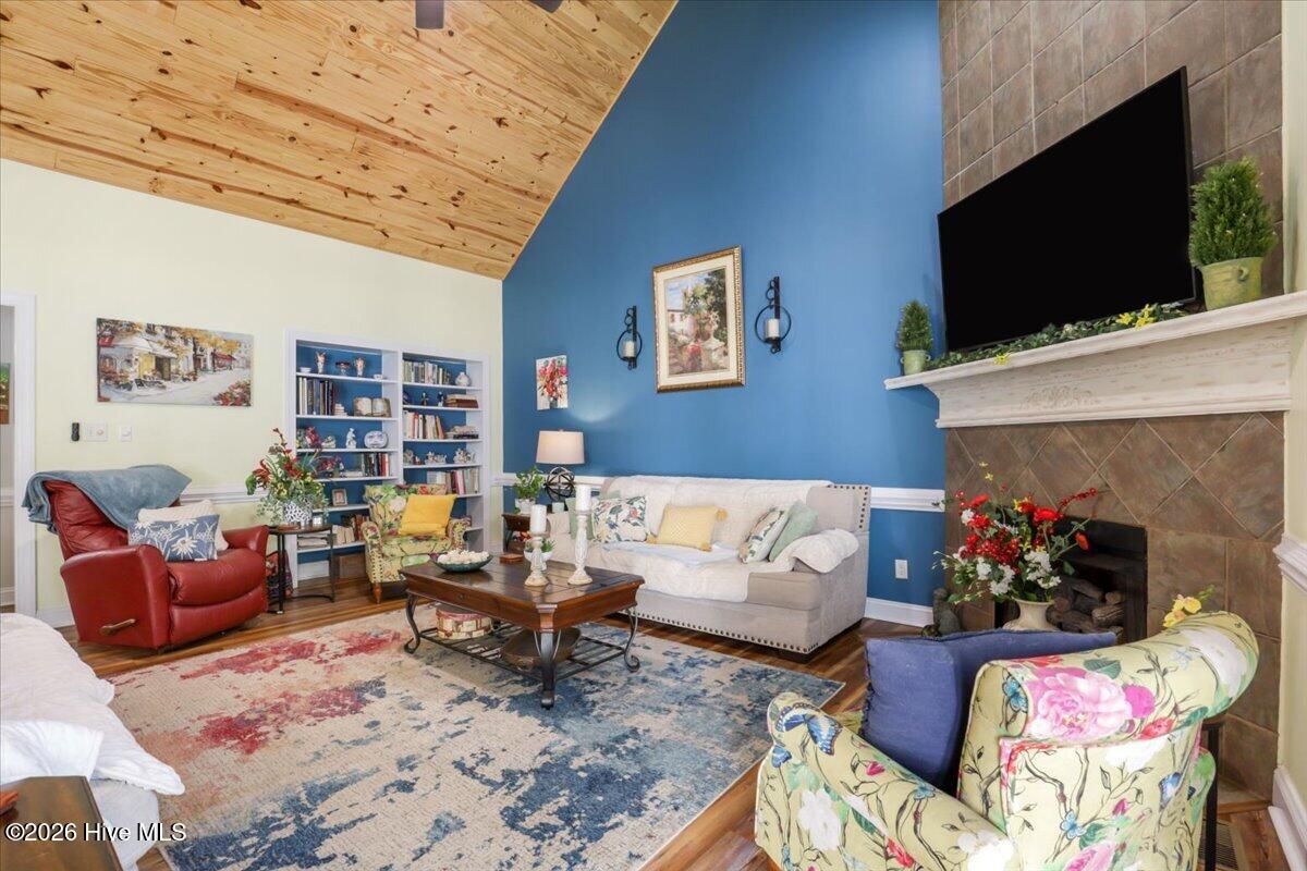 main property photo 5
