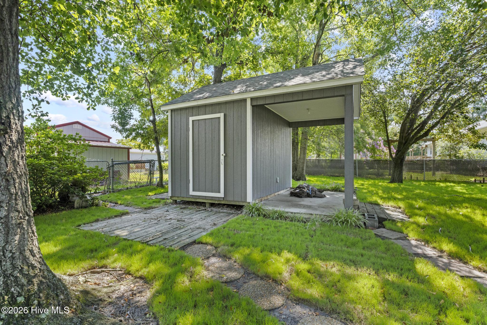 main property photo 25