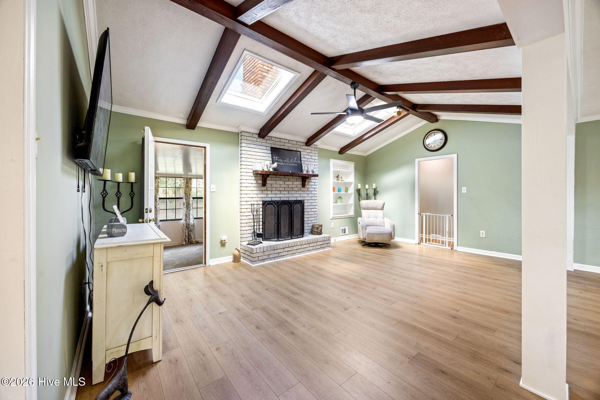 main property photo 20