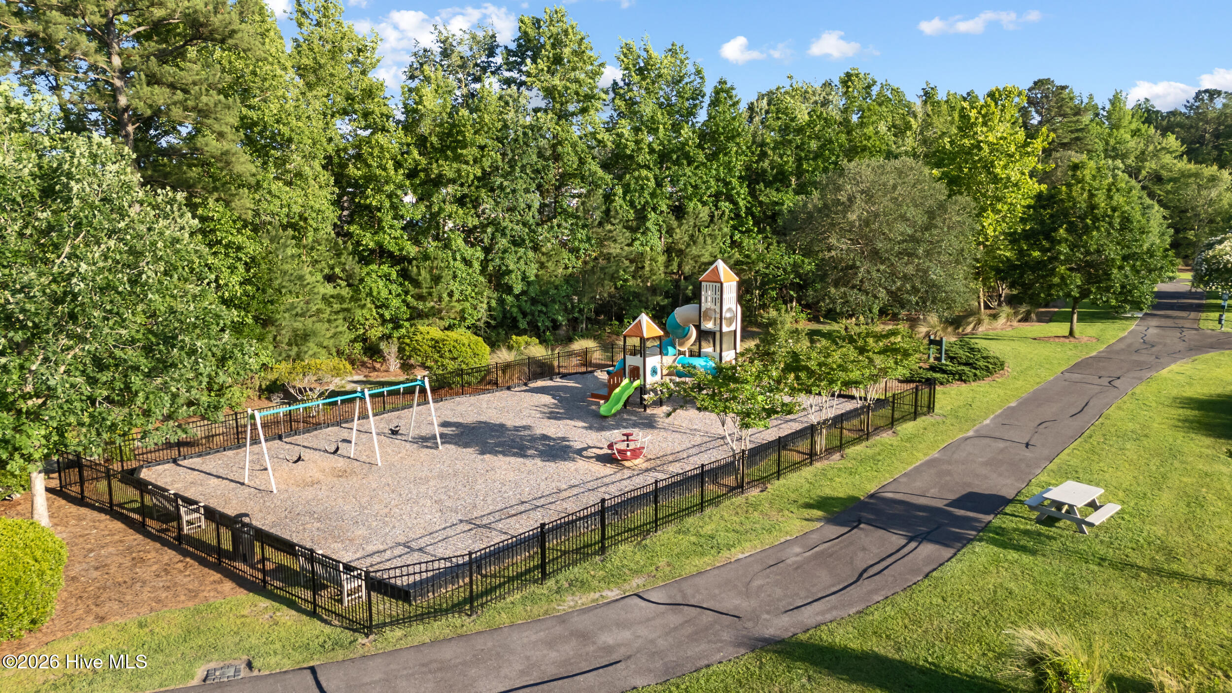 main property photo 30