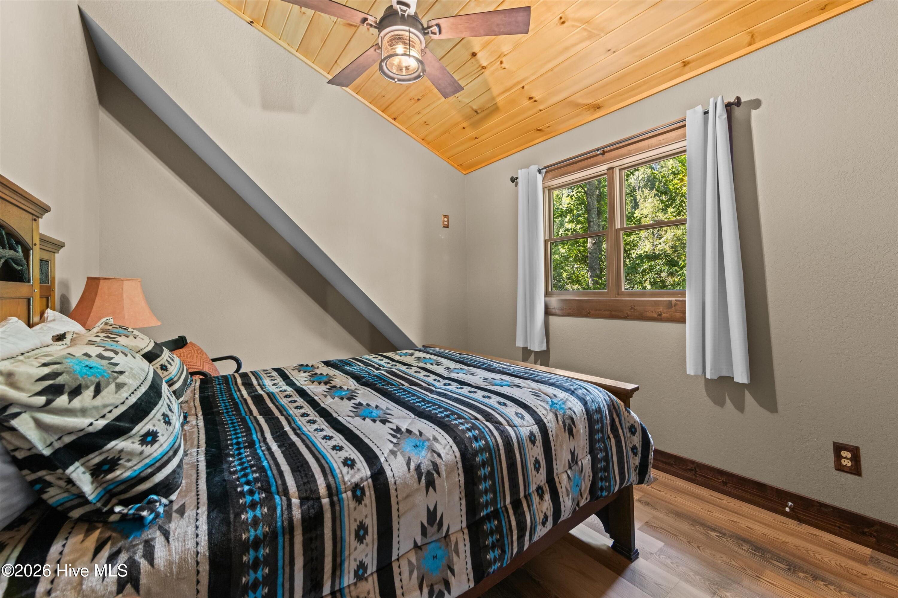 main property photo 34