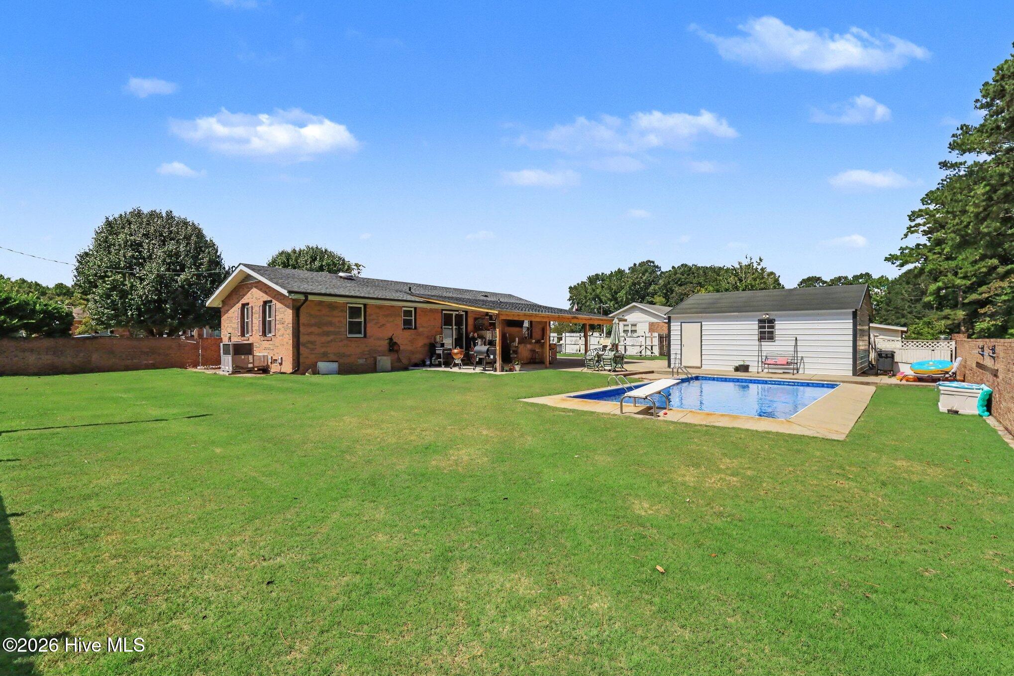 main property photo 17