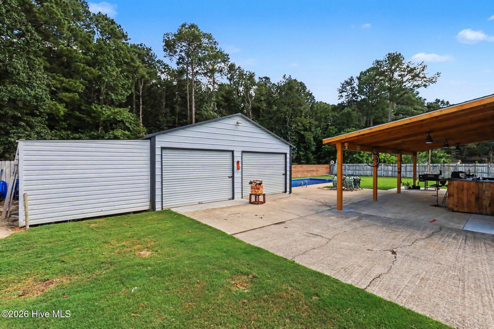 main property photo 18