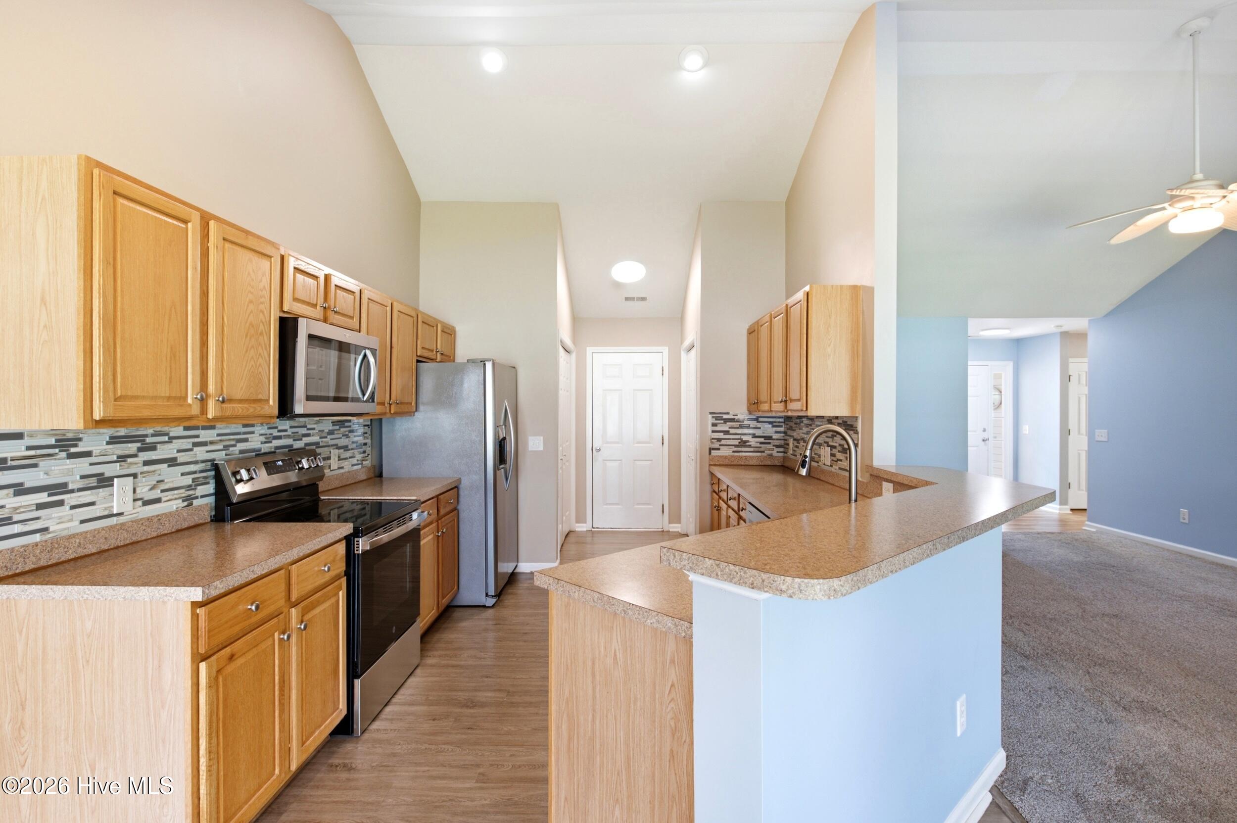 main property photo 15