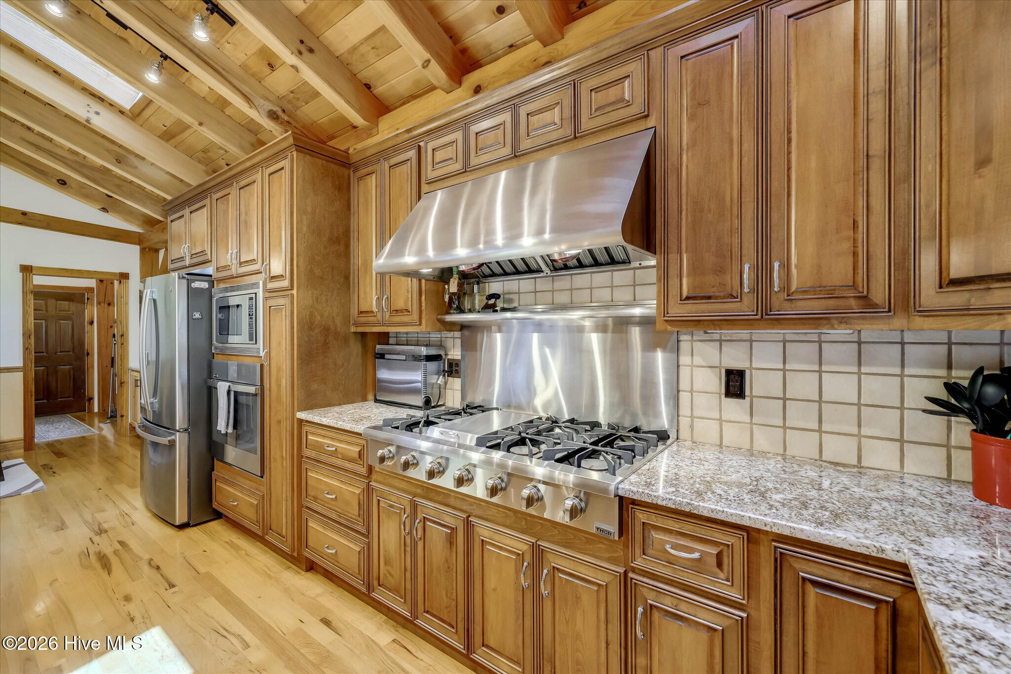 main property photo 27