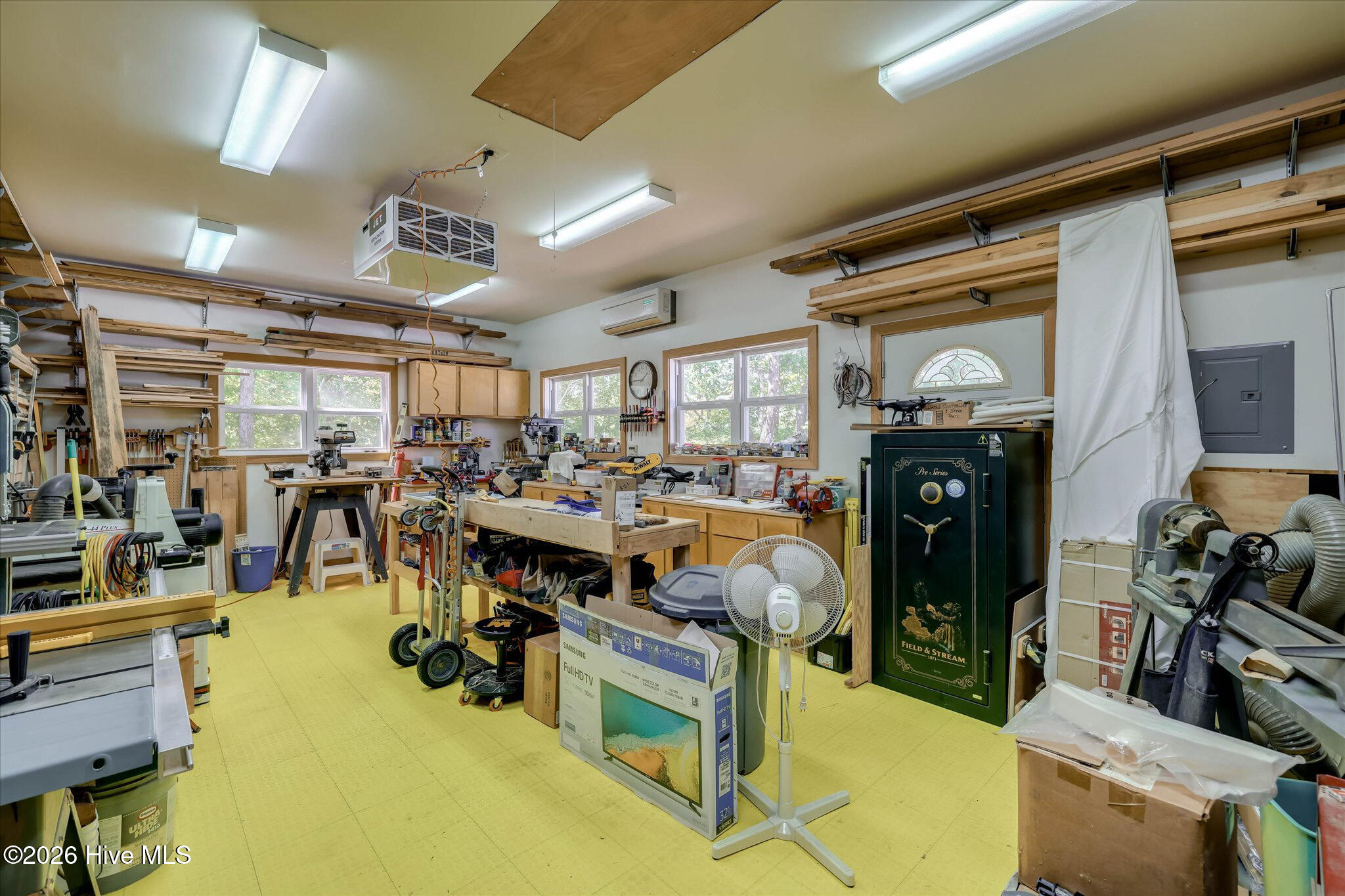 main property photo 77