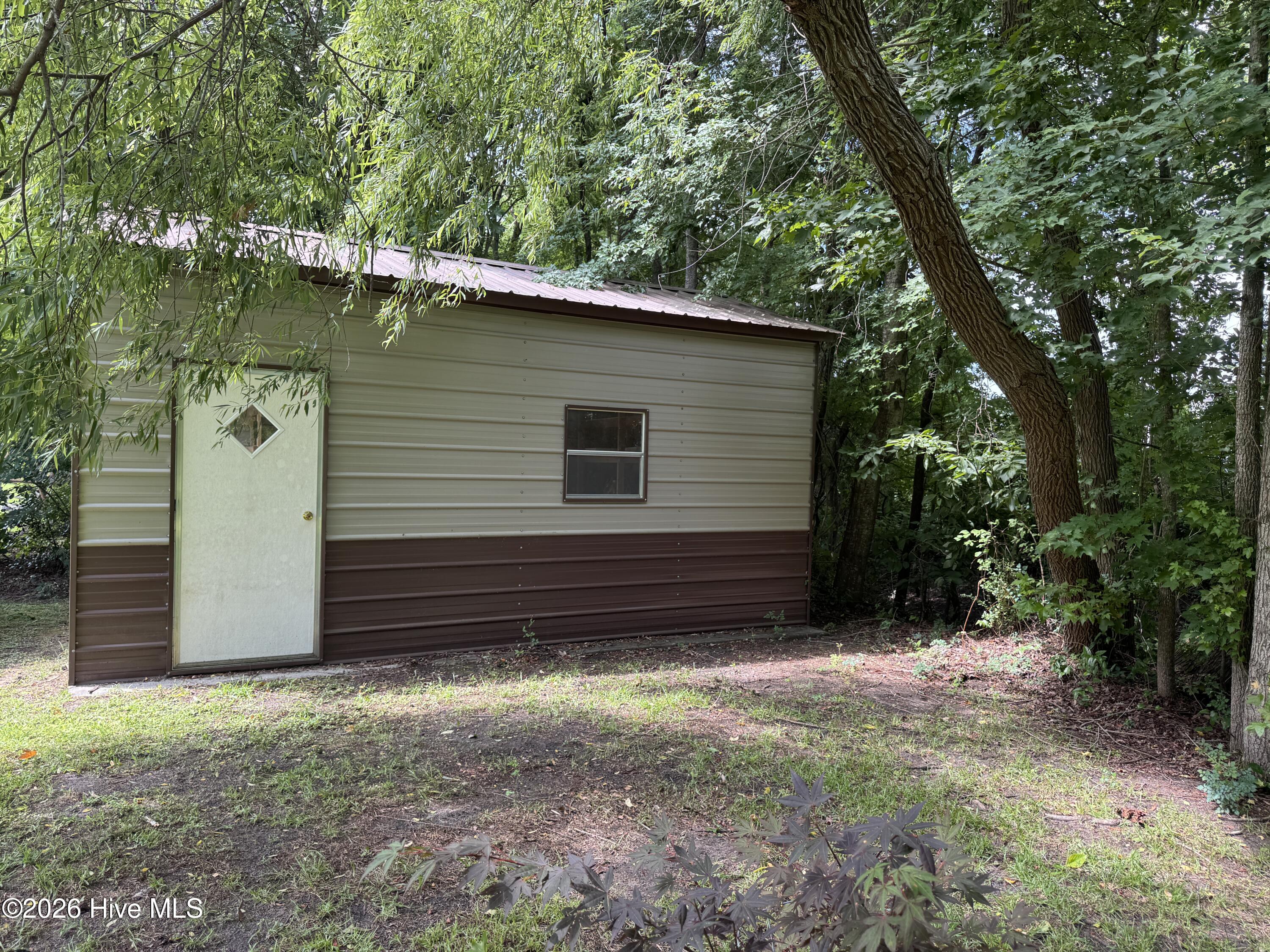 main property photo 25
