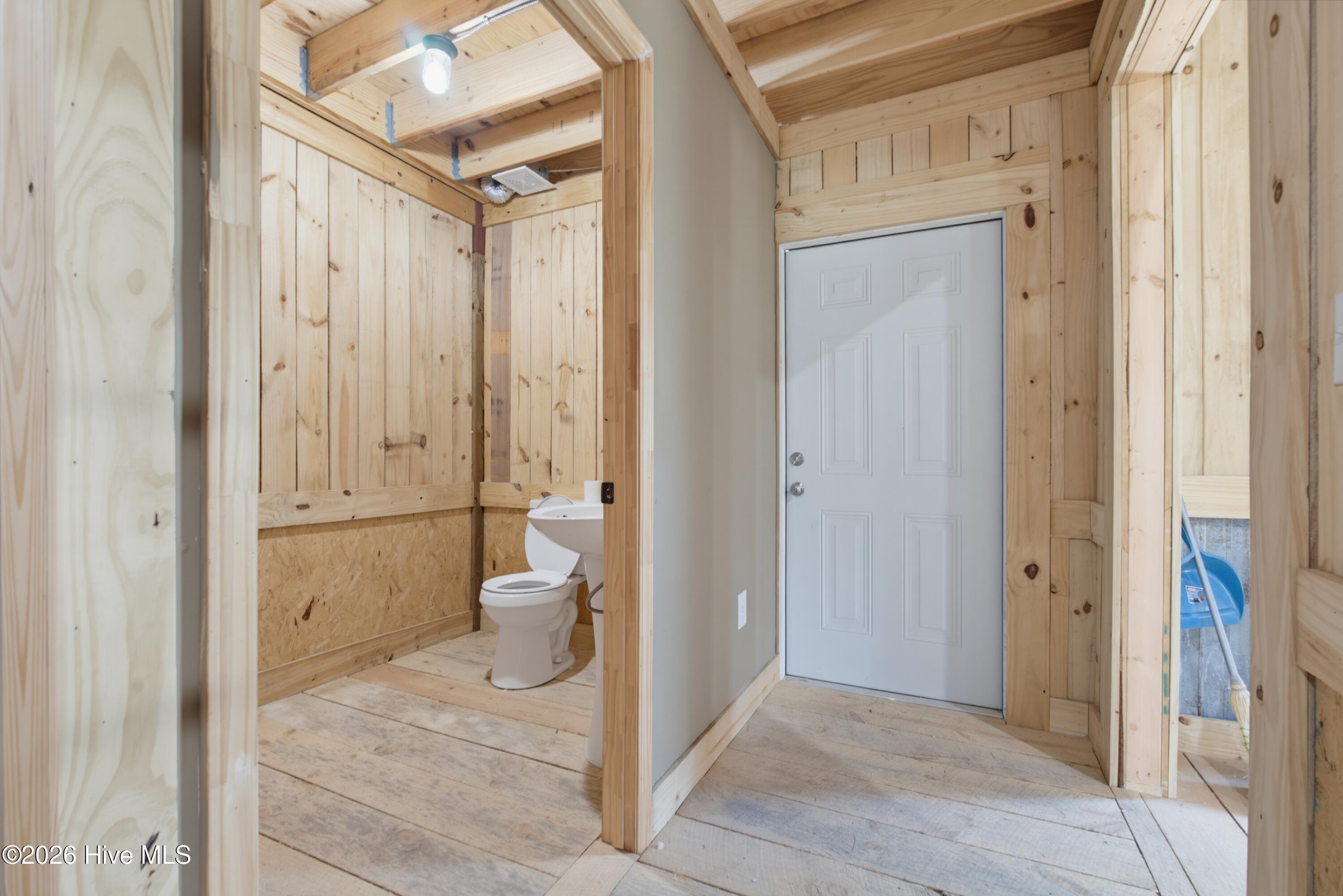 main property photo 15