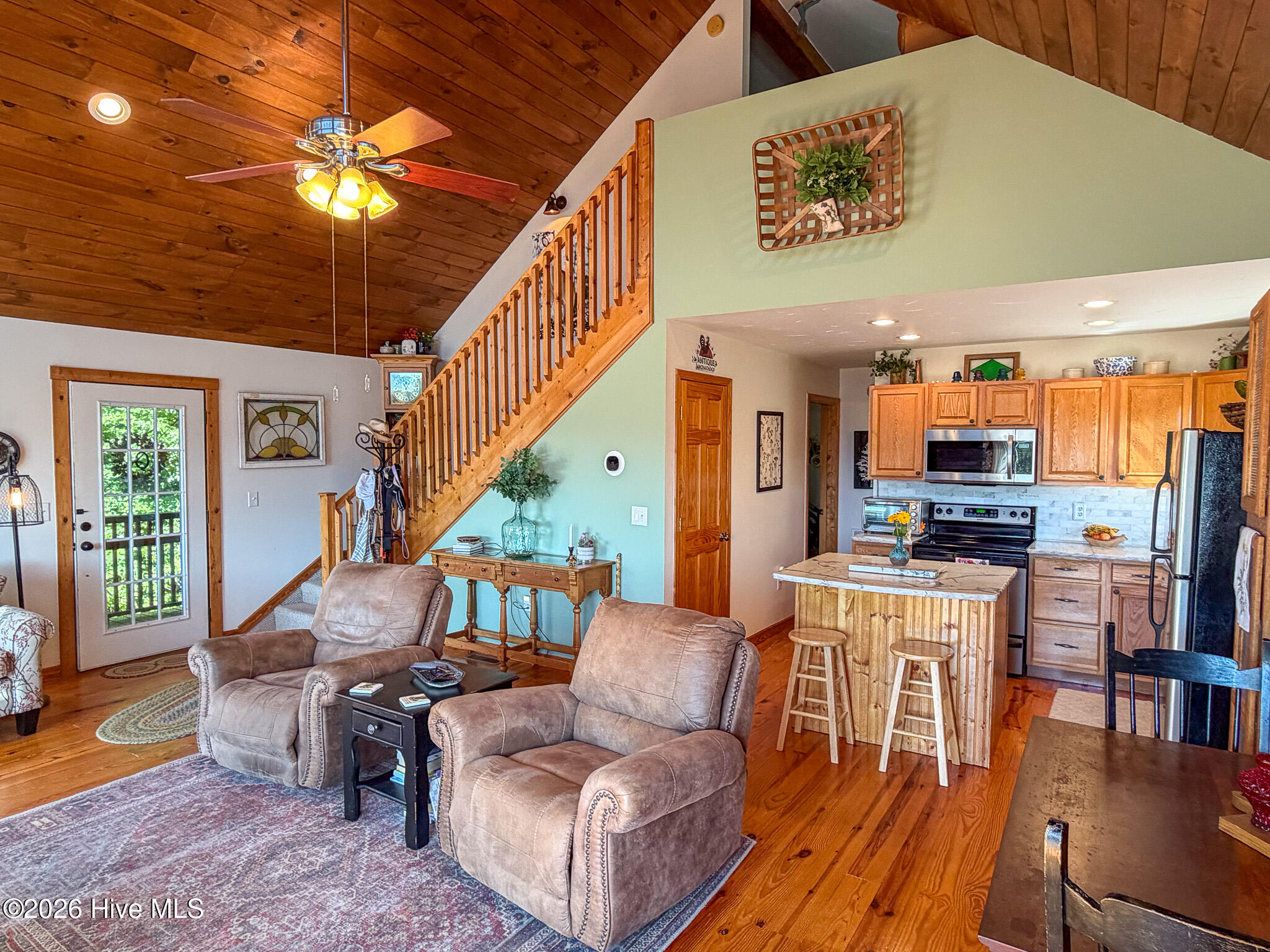 main property photo 14