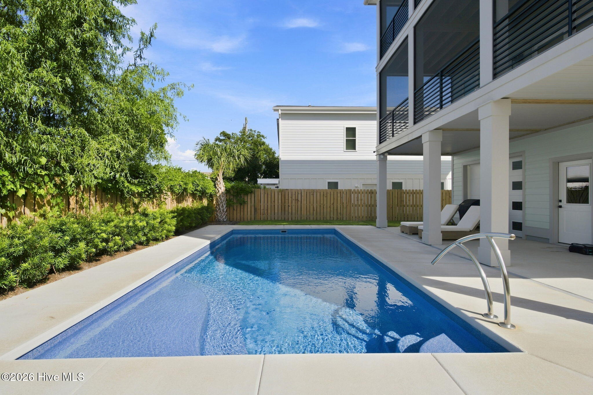 main property photo 50