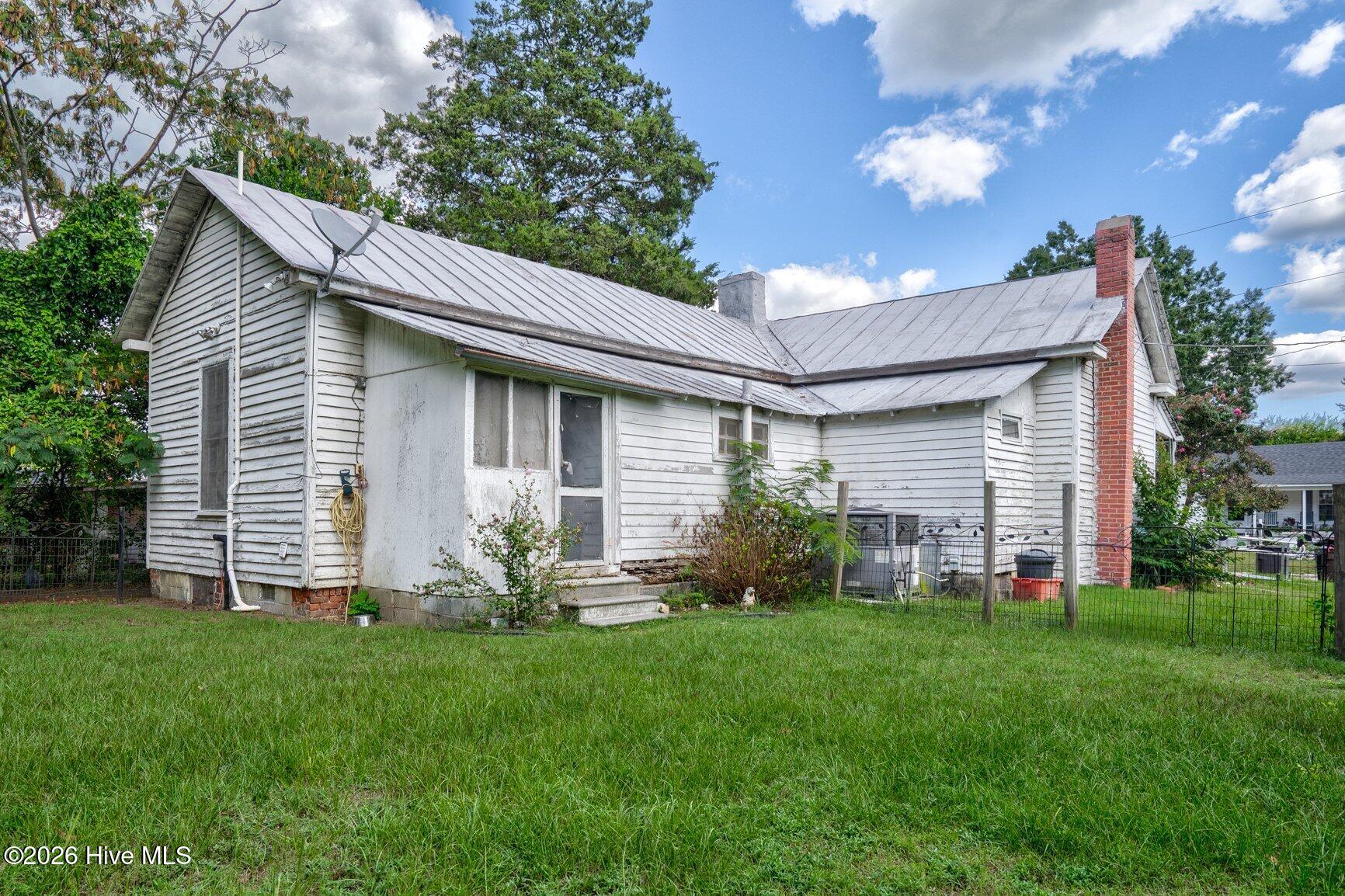 main property photo 23