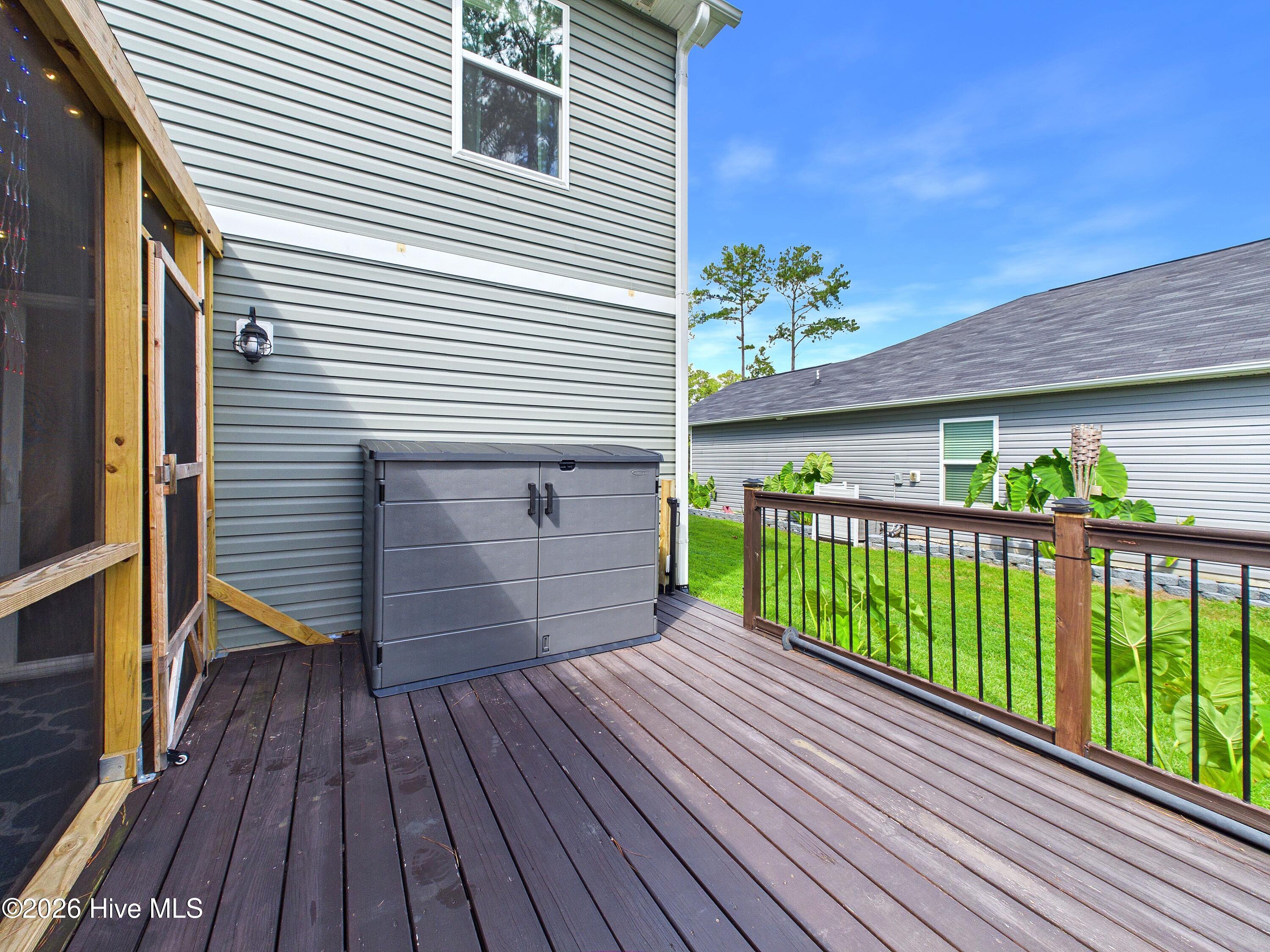 main property photo 28