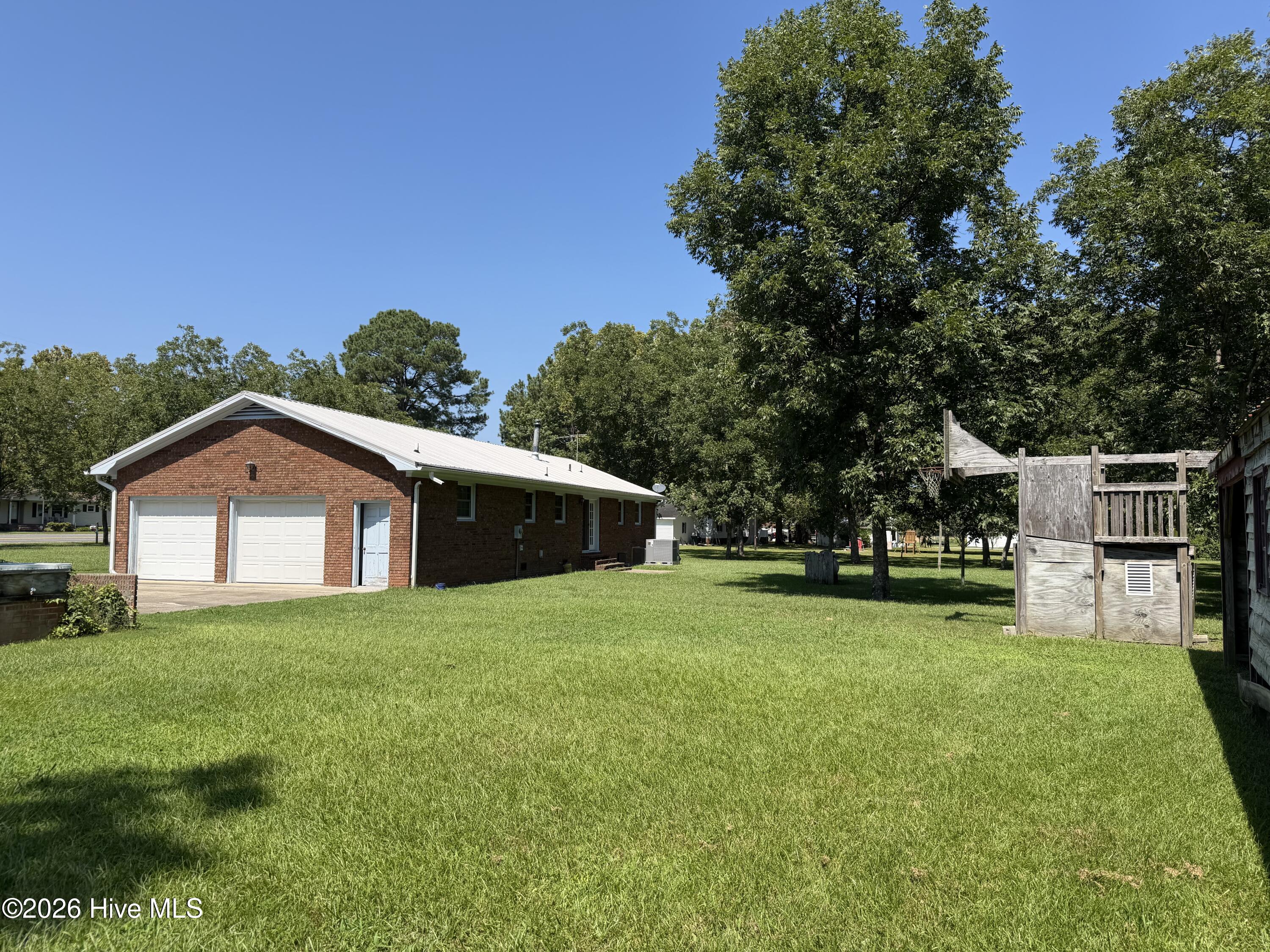 main property photo 16