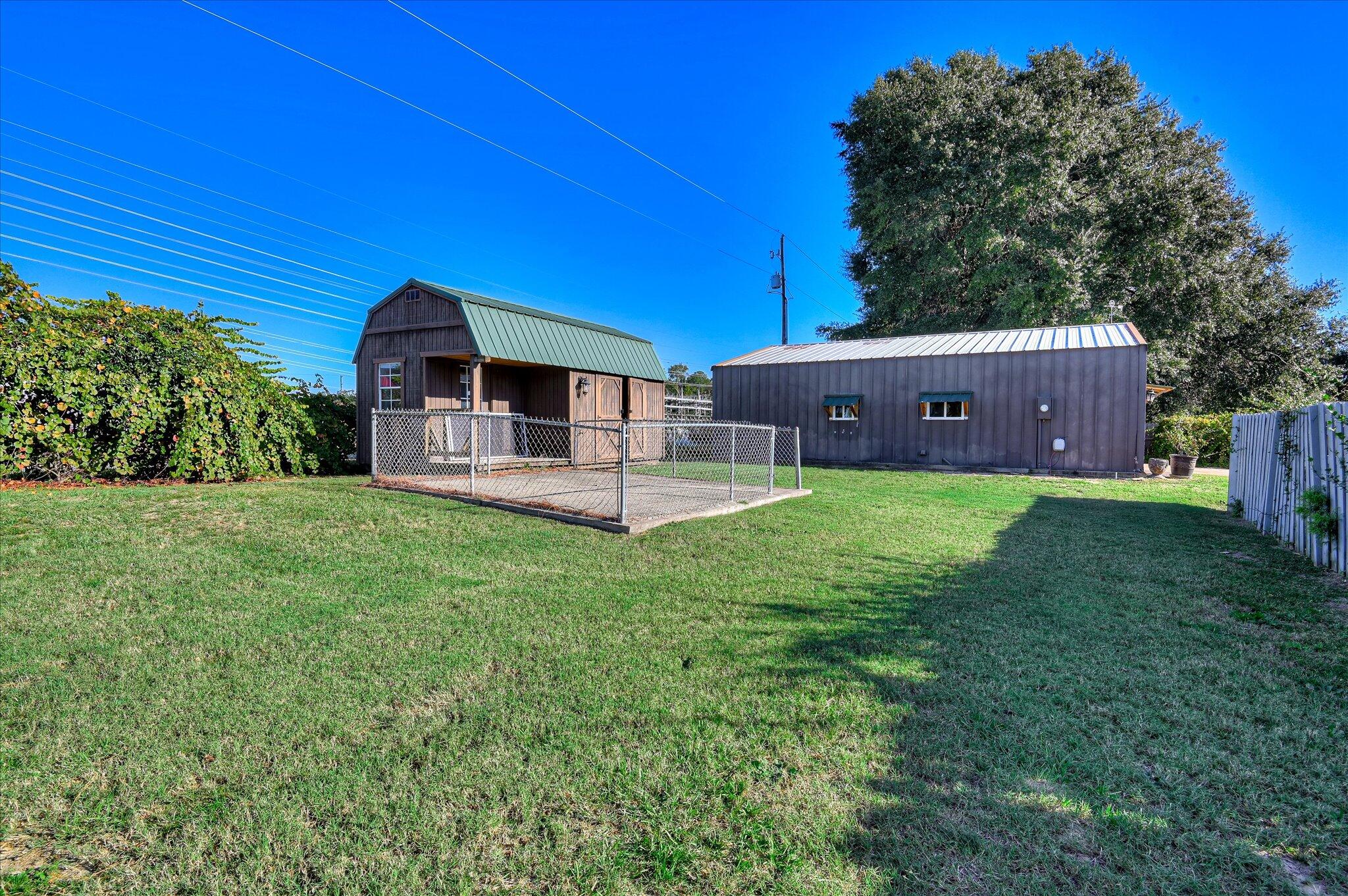 main property photo 40