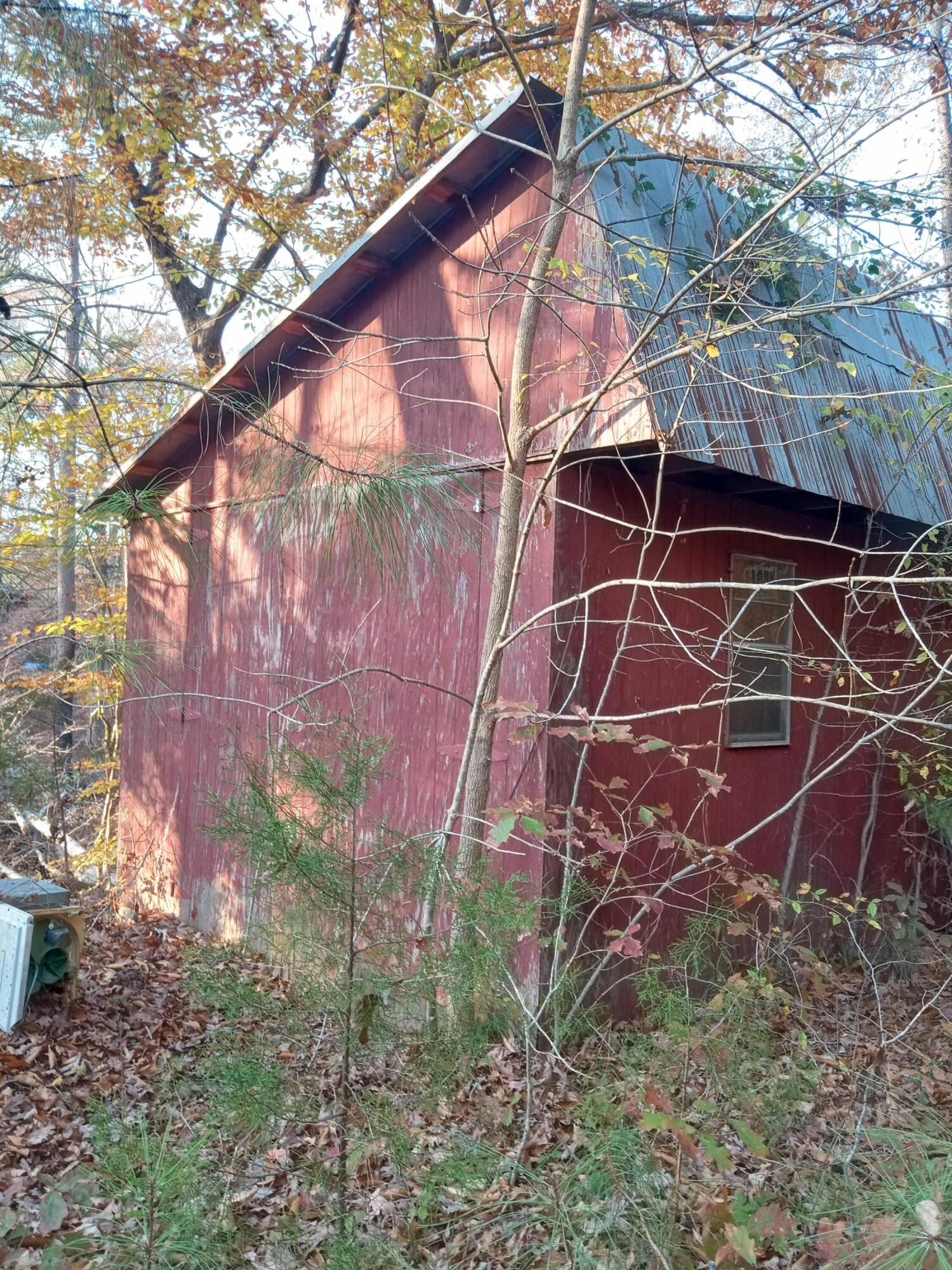 main property photo 40