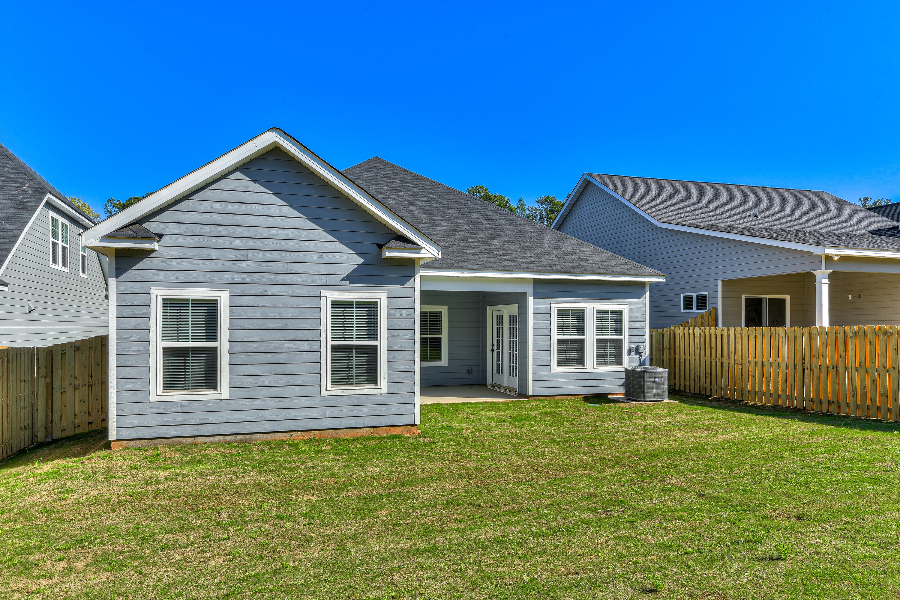 main property photo 32