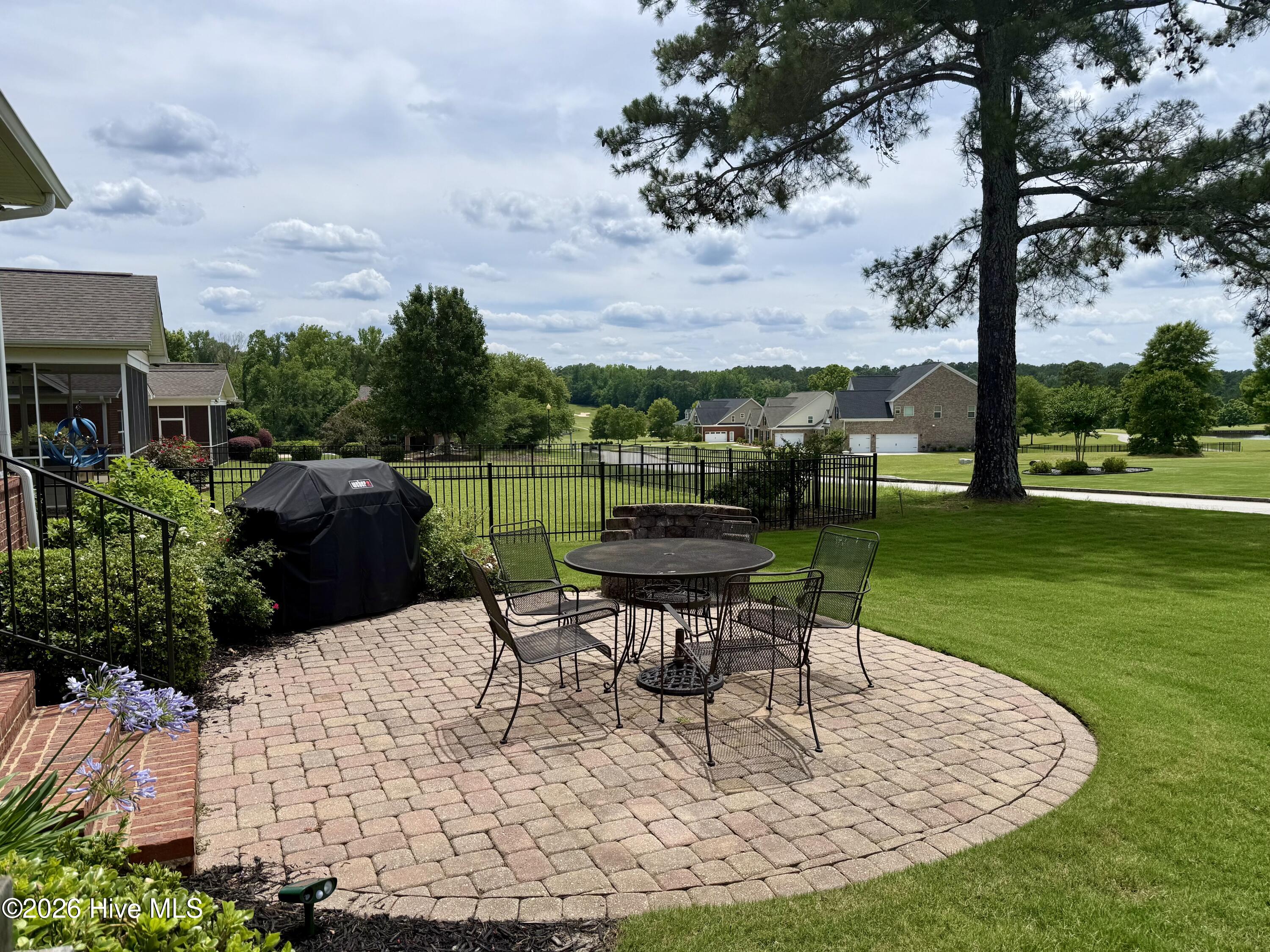 main property photo 40