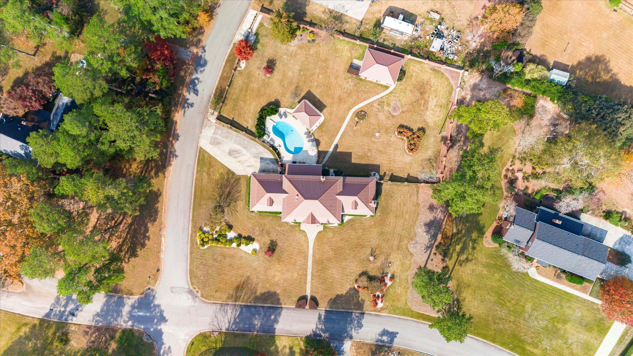 main property photo 40