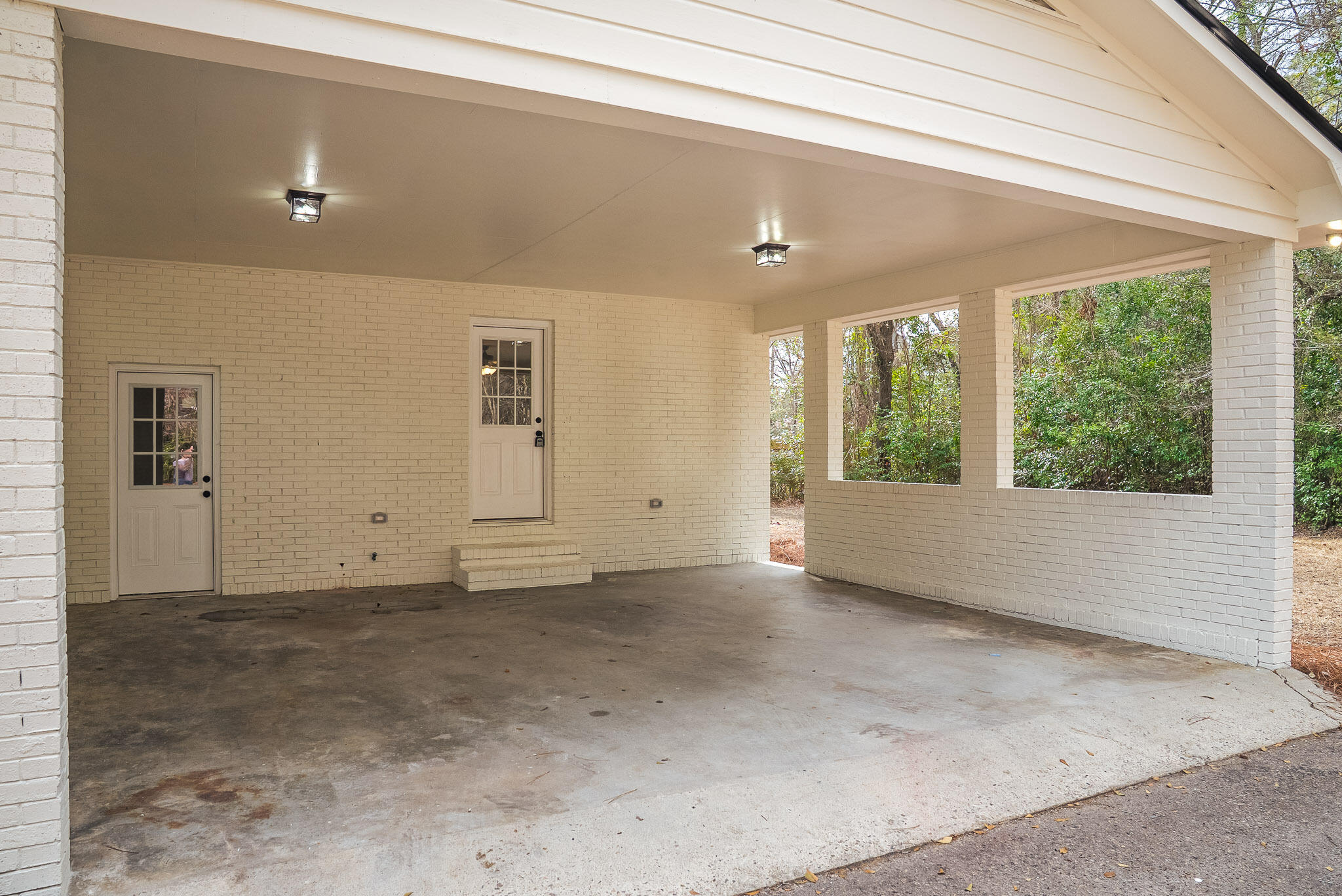 main property photo 51