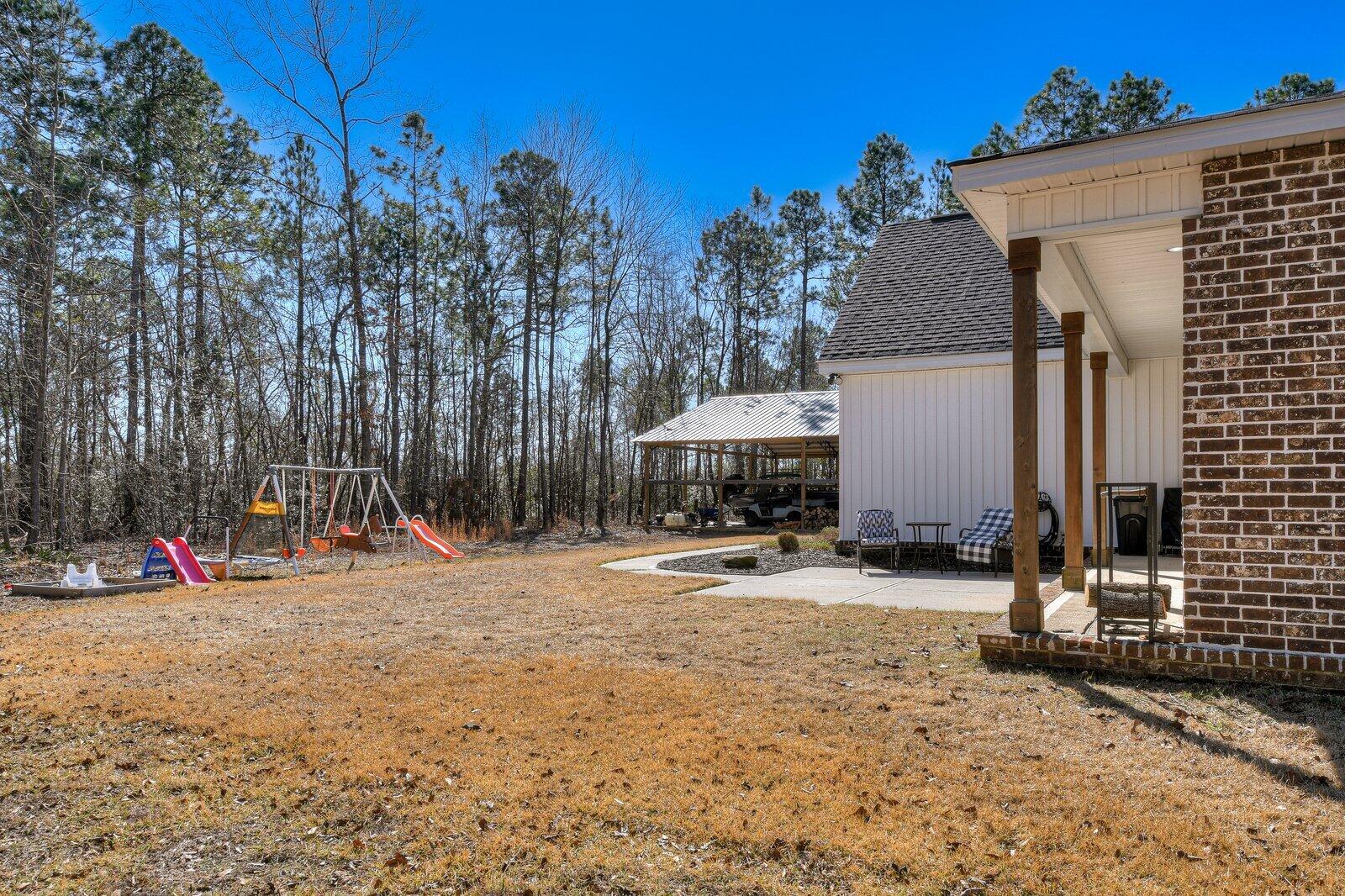 main property photo 40