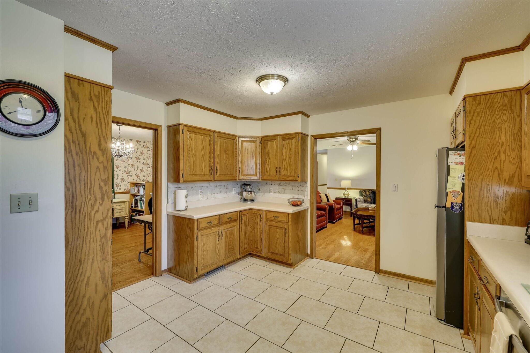 main property photo 15