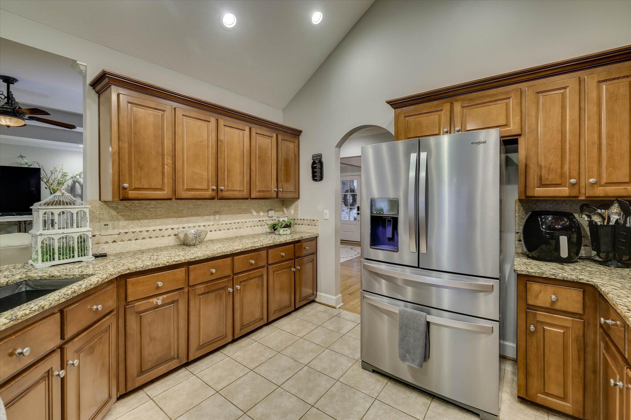main property photo 16