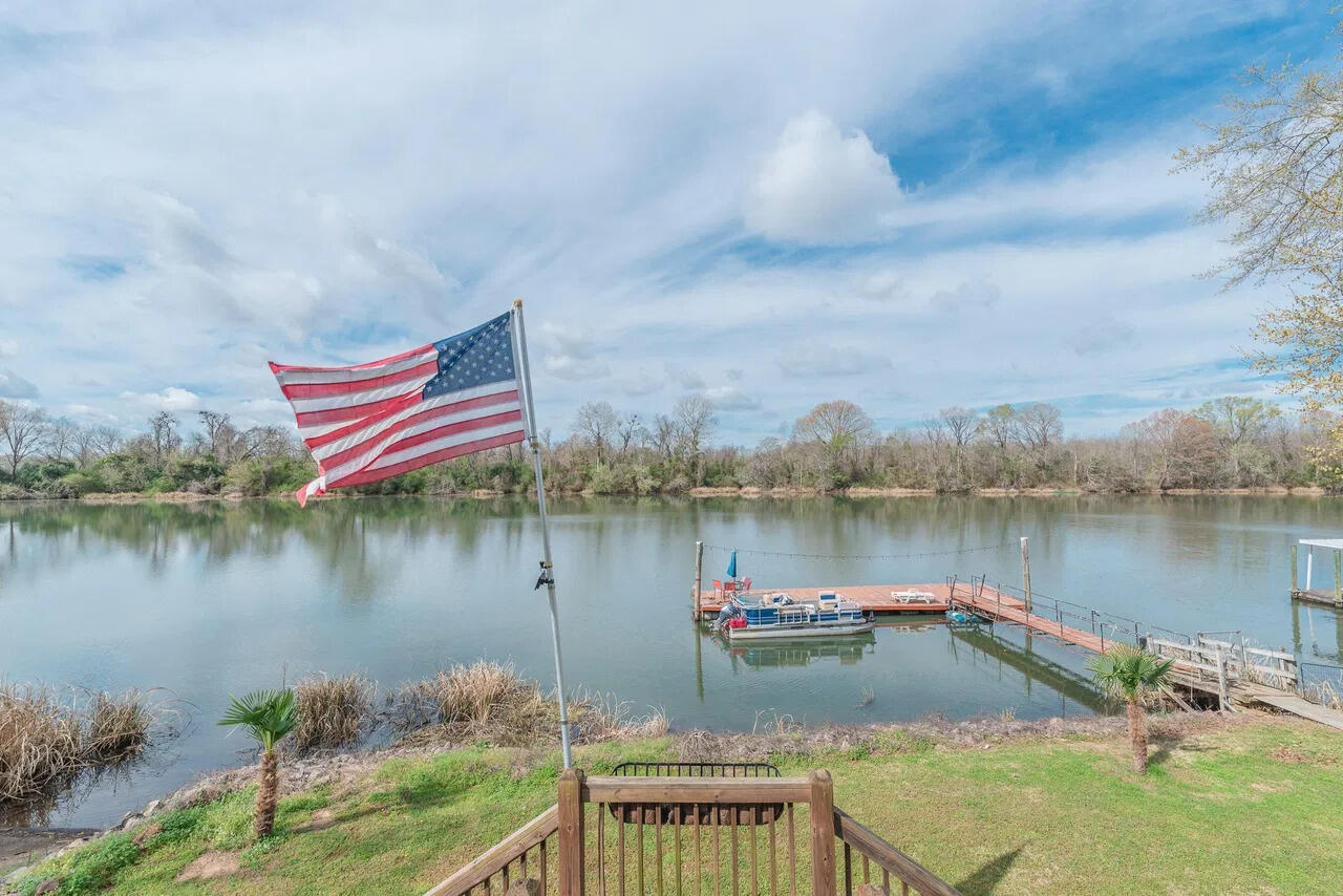 main property photo 48