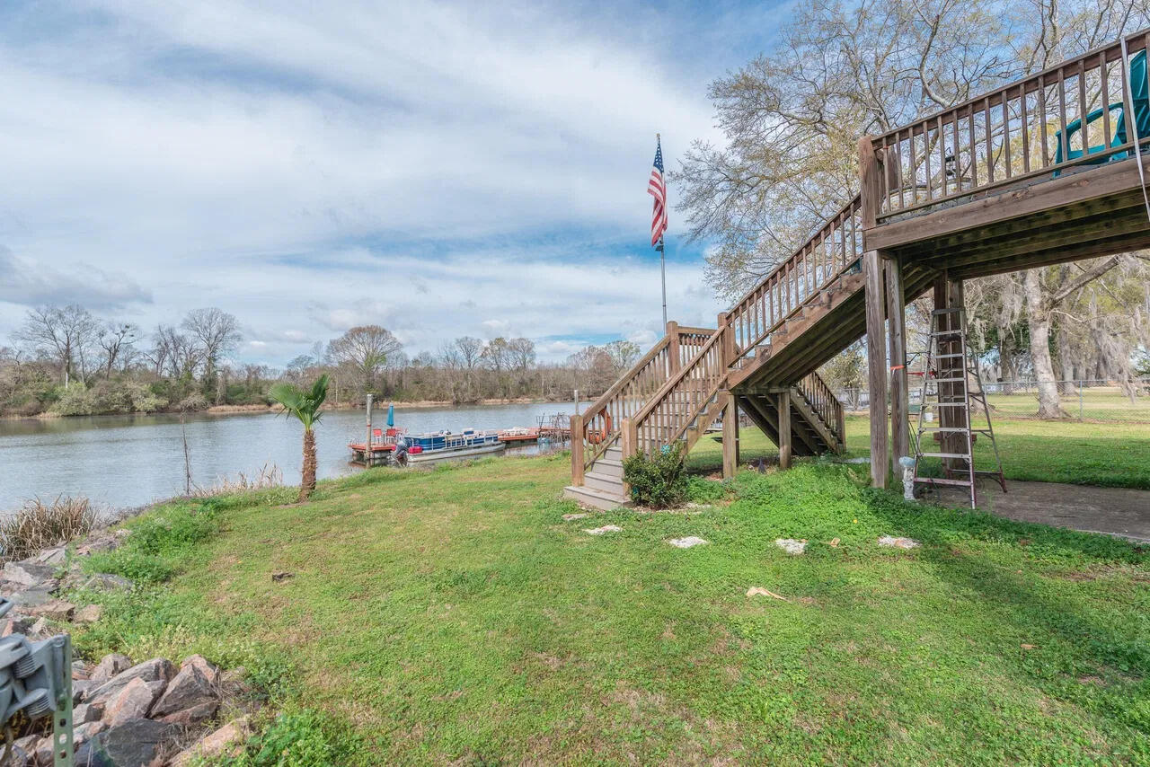 main property photo 49