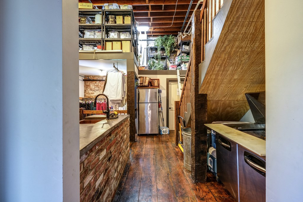 main property photo 40