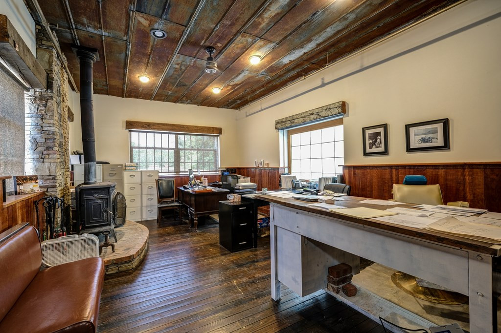 main property photo 60