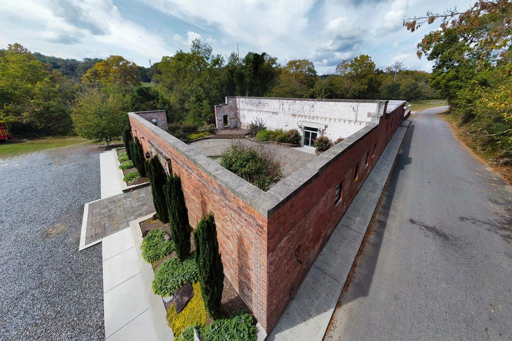 main property photo 67