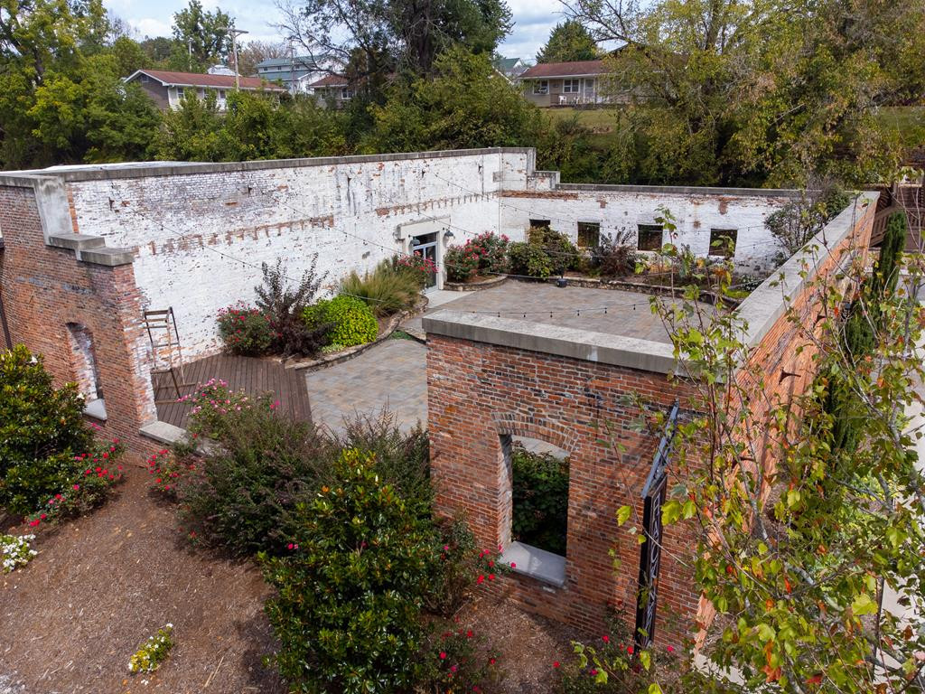 main property photo 68