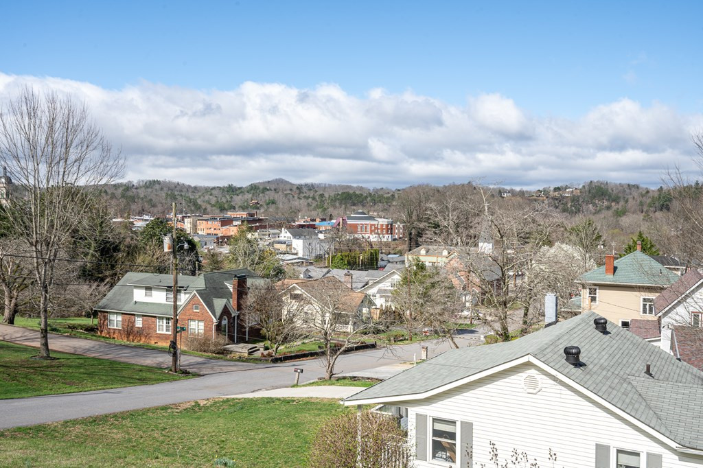 main property photo 16