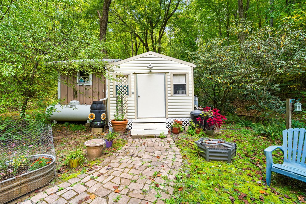 main property photo 35